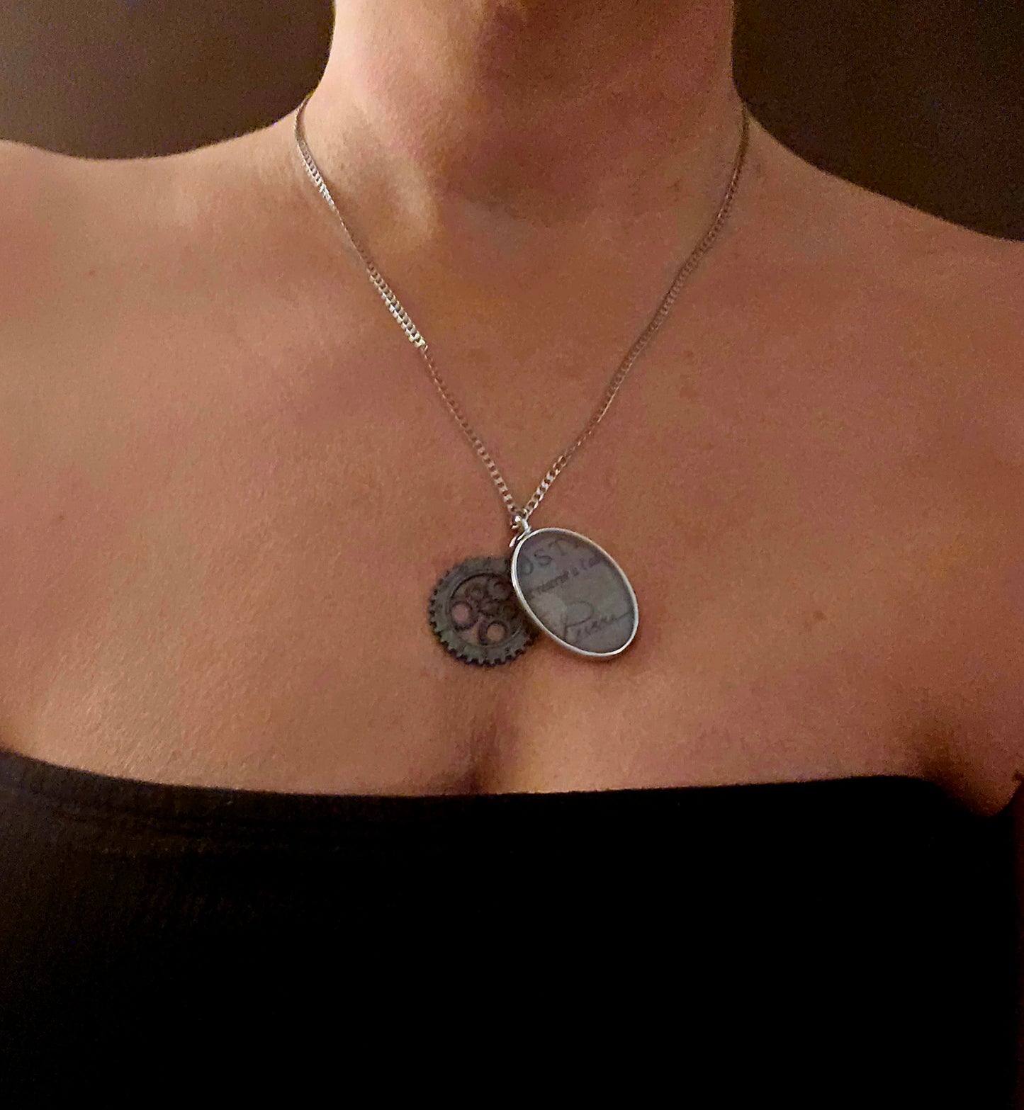 Steampunk Teardrop Gear Necklace – Clockwork Pendant with Industrial Design