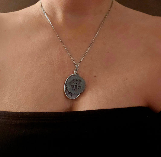 Steampunk Teardrop Gear Necklace – Clockwork Pendant with Industrial Design