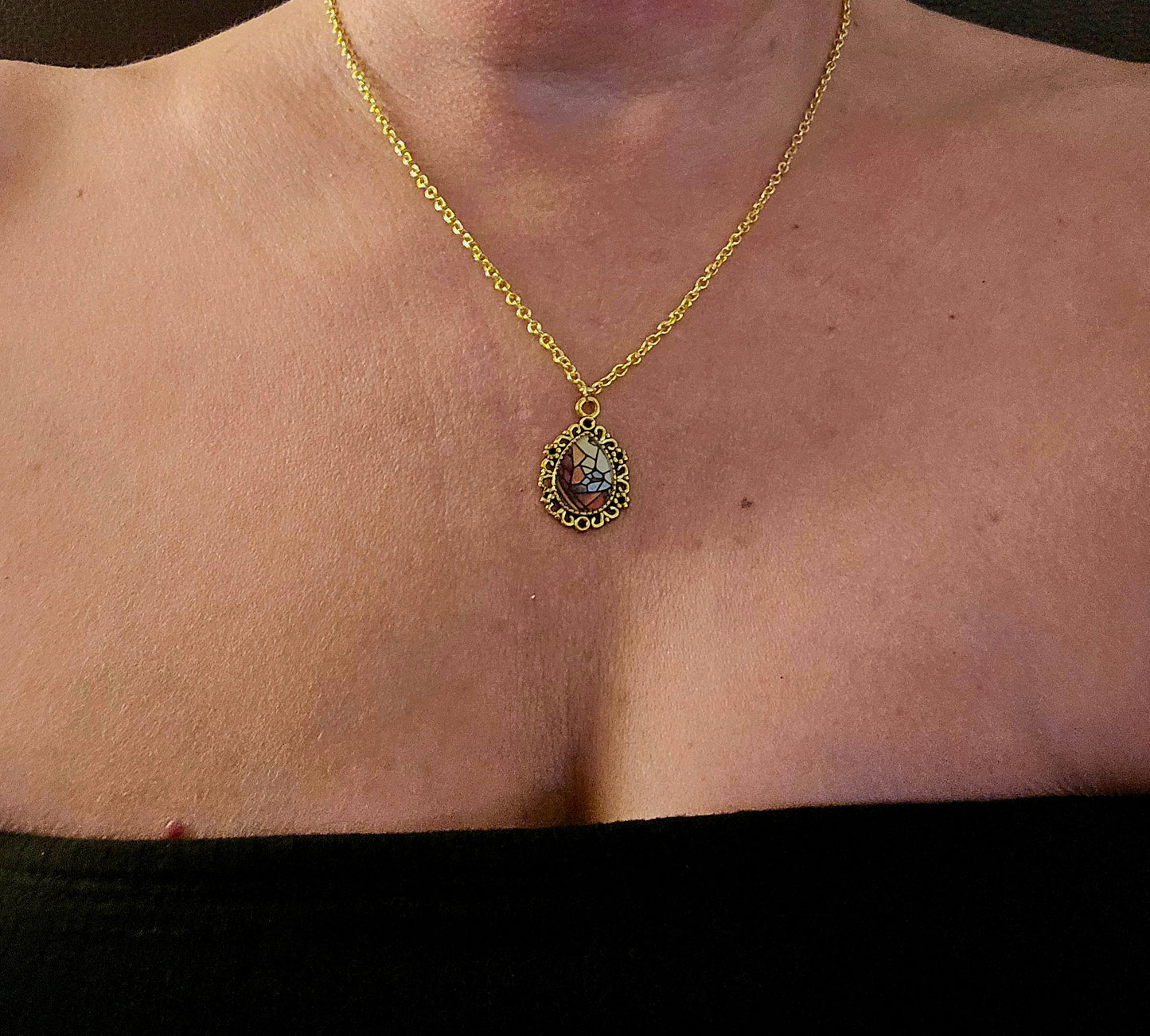 Stained Glass Mosaic Pendant Necklace – Vintage-Inspired Gold Frame on Dainty Chain
