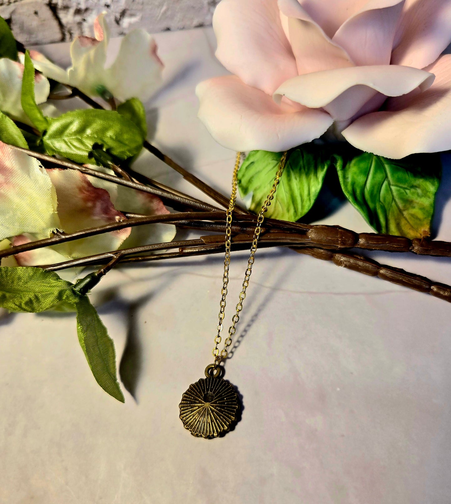 Golden Rose Medallion Necklace – Vintage Romance in Bloom