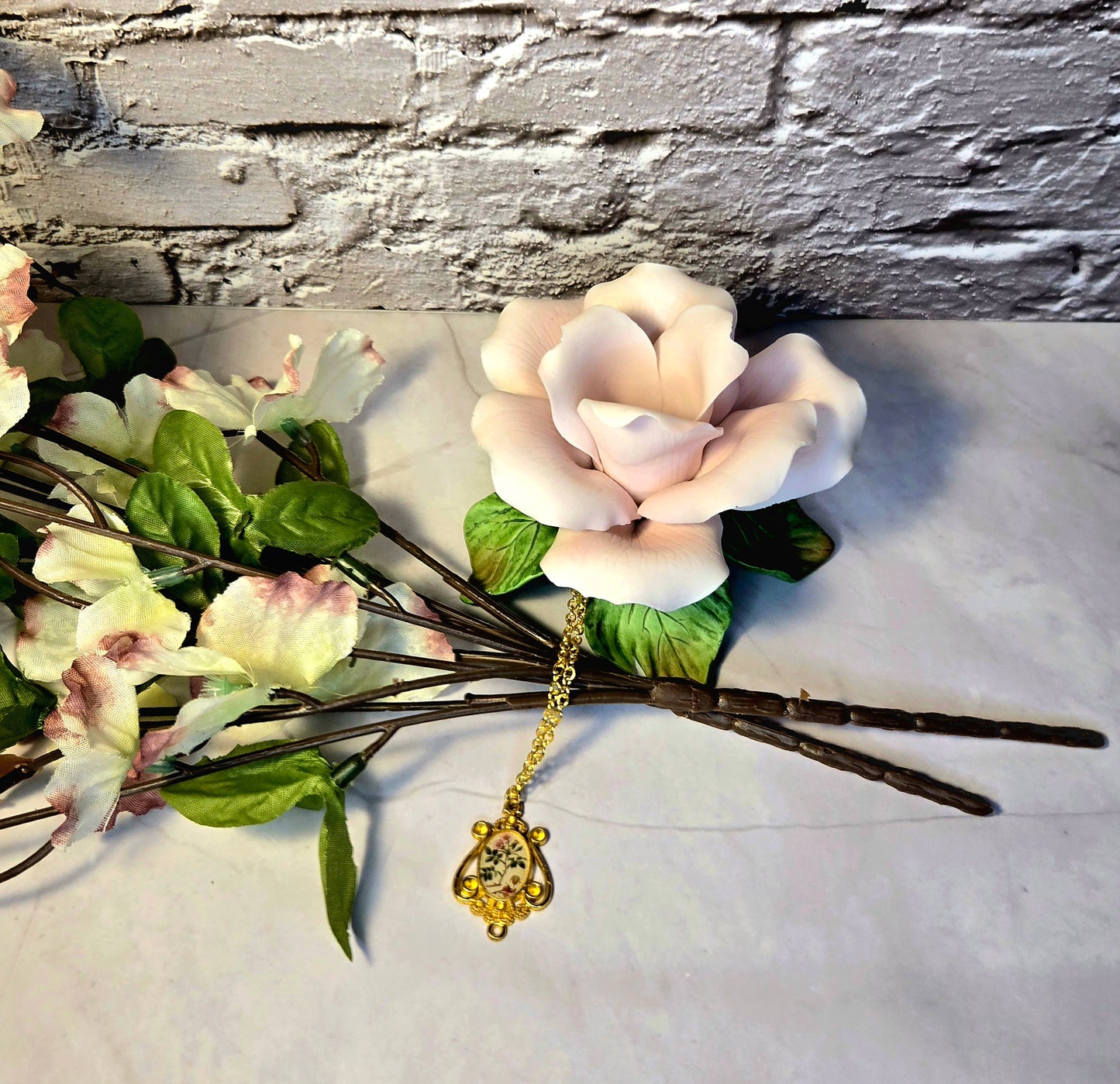 Vintage Style Gold Floral Pendant Necklace | Cameo Jewelry