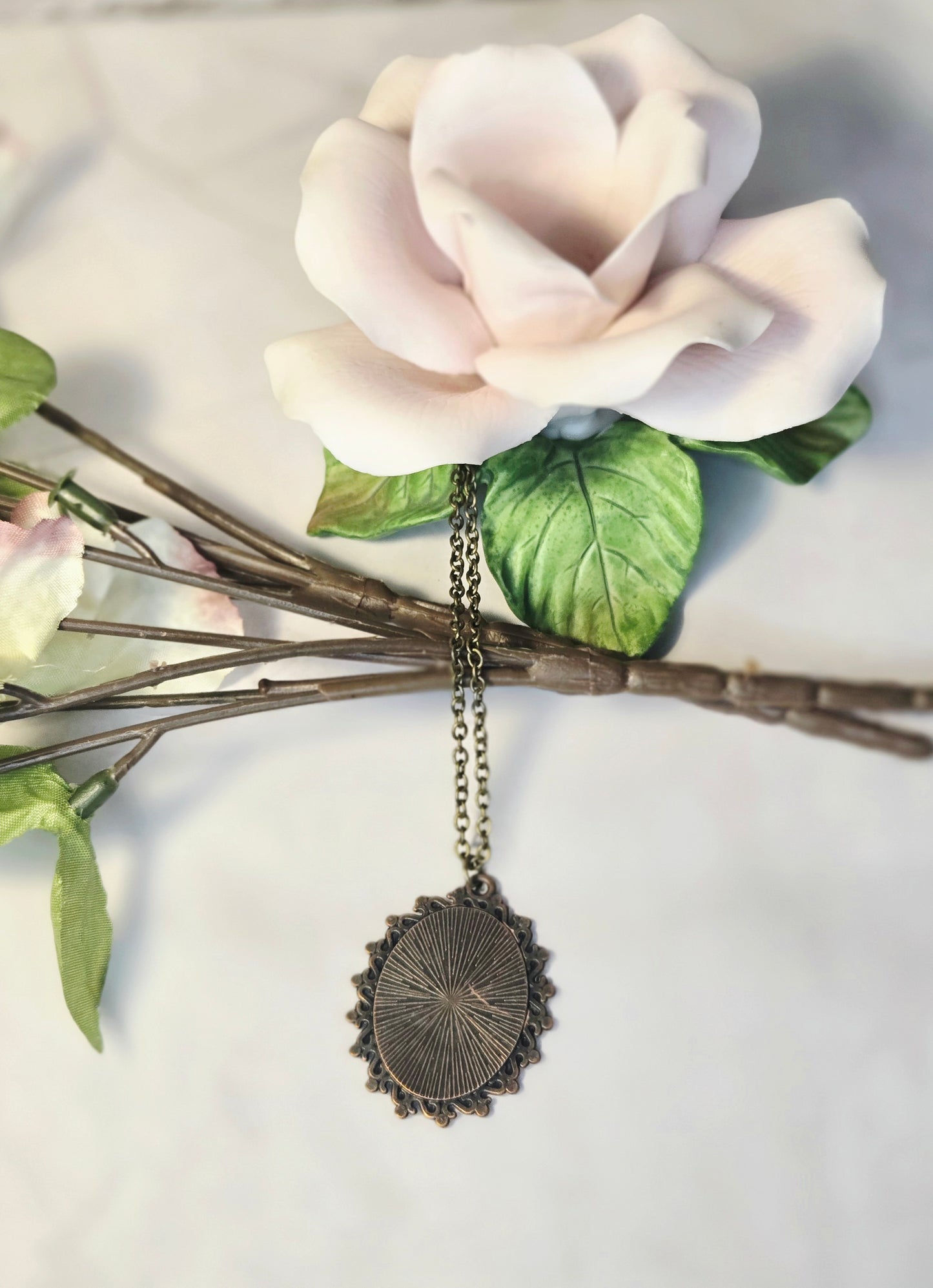 Vintage Floral Pendant Necklace: Antique Bronze Botanical Jewelry