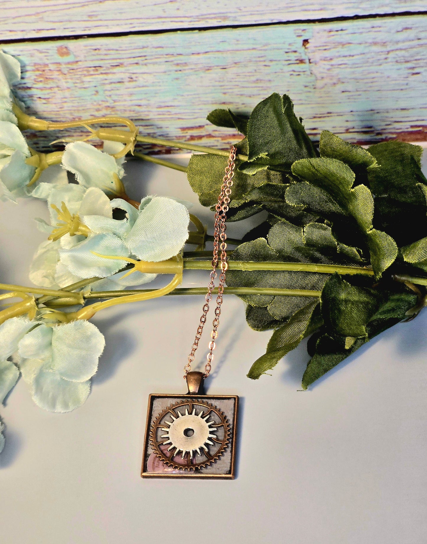 Steampunk Gear Pendant Necklace – Clockwork Elegance in Motion