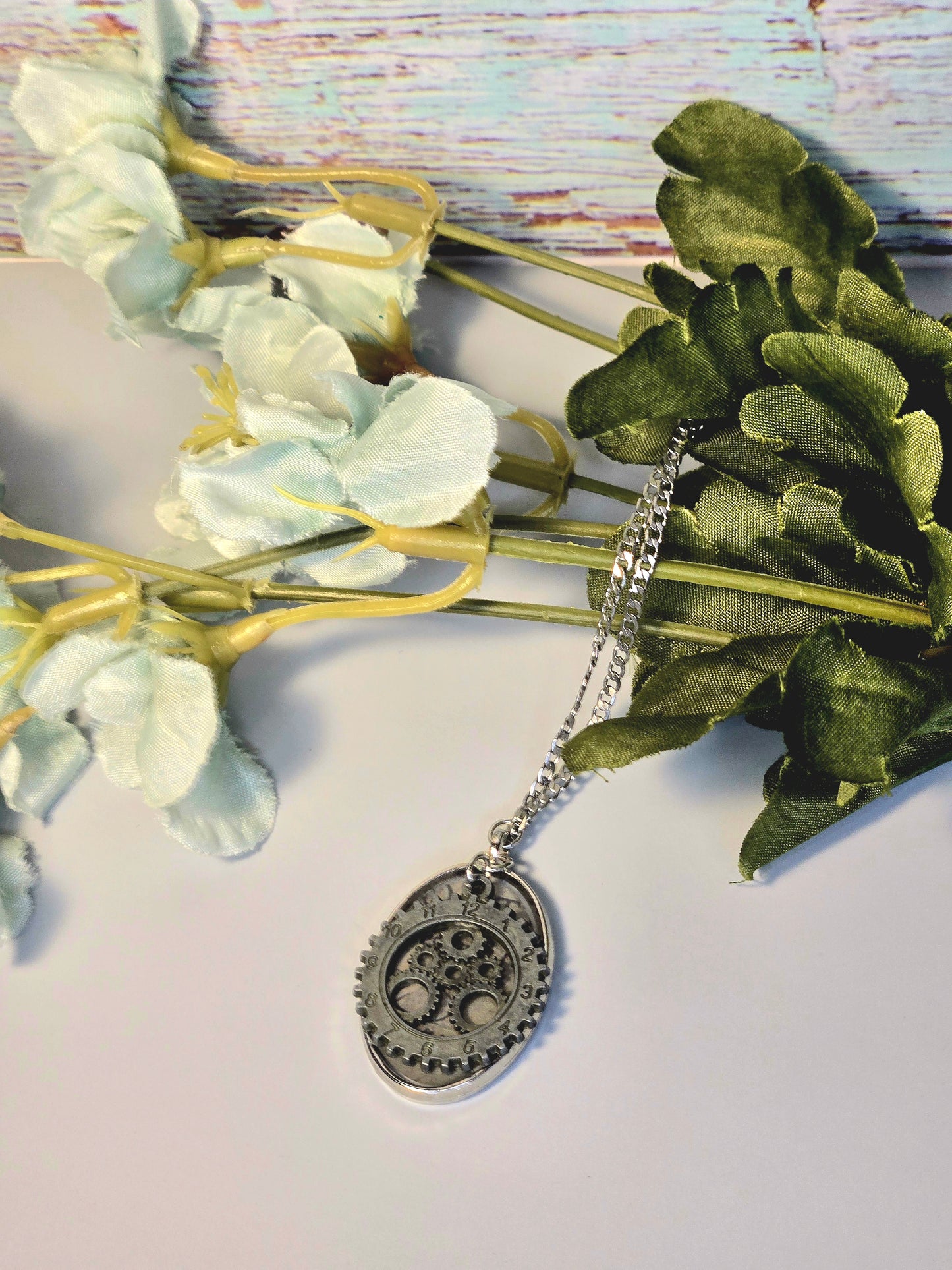 Steampunk Teardrop Gear Necklace – Clockwork Pendant with Industrial Design