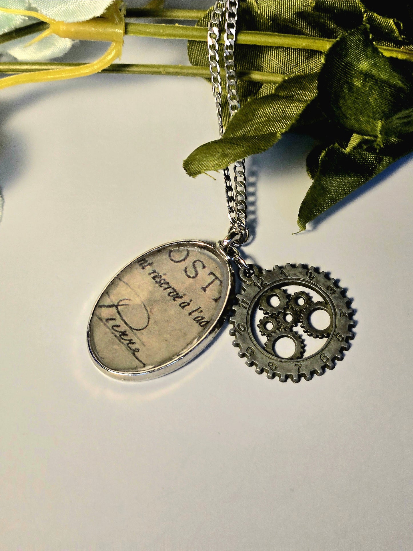 Steampunk Teardrop Gear Necklace – Clockwork Pendant with Industrial Design