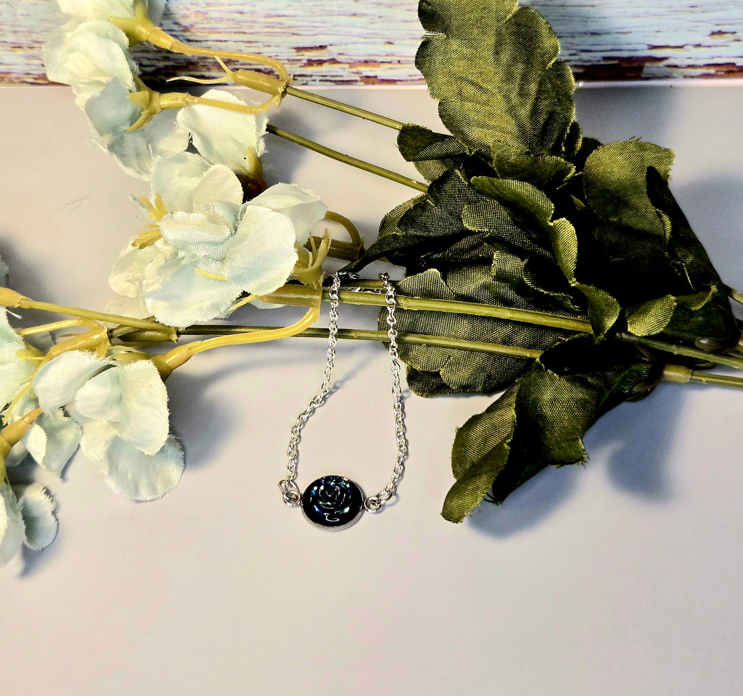 Delicate Silver Chain Bracelet with Iridescent Glass Bead
