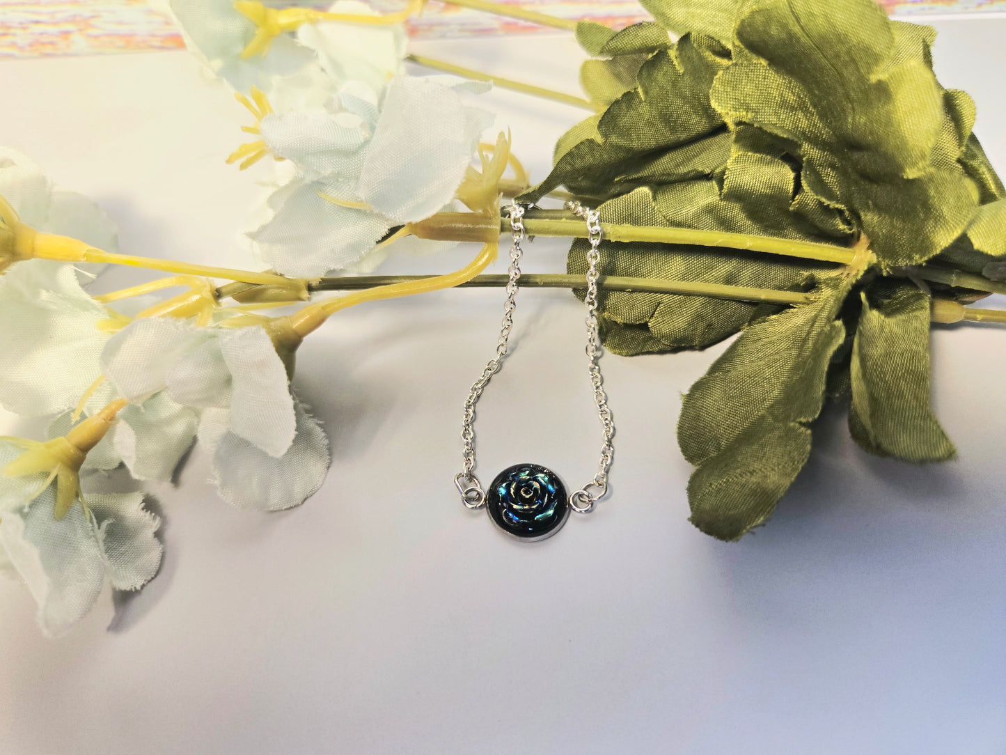 Delicate Silver Chain Bracelet with Iridescent Glass Bead