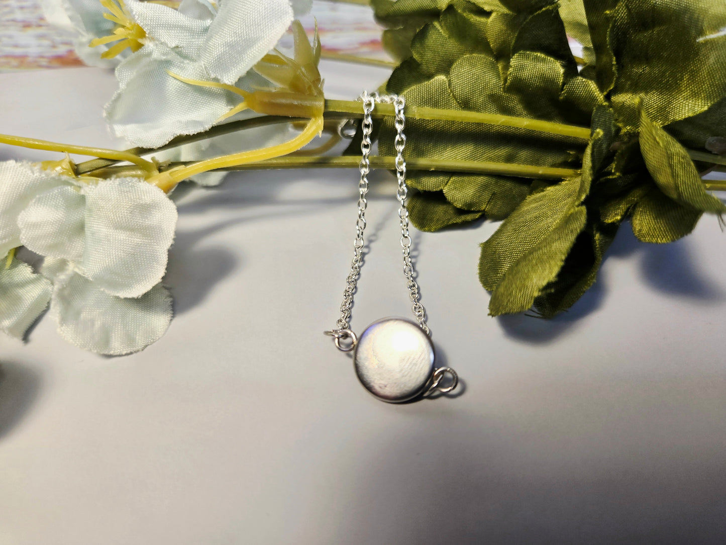 Delicate Silver Chain Bracelet with Iridescent Glass Bead