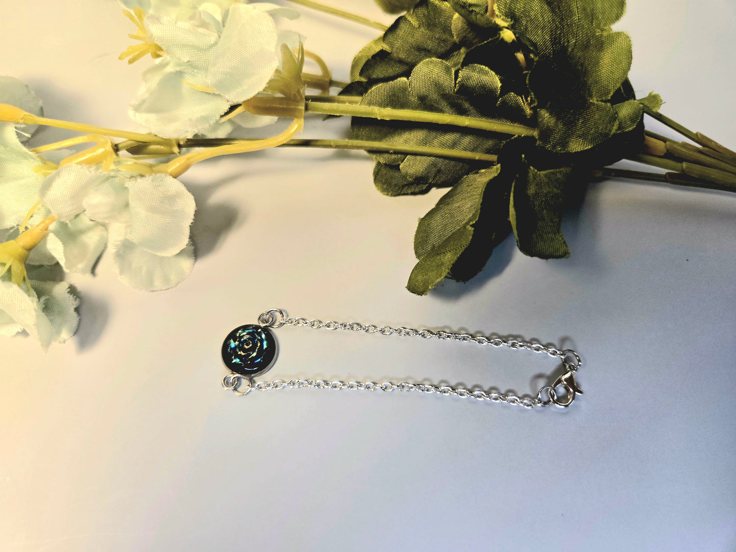 Delicate Silver Chain Bracelet with Iridescent Glass Bead