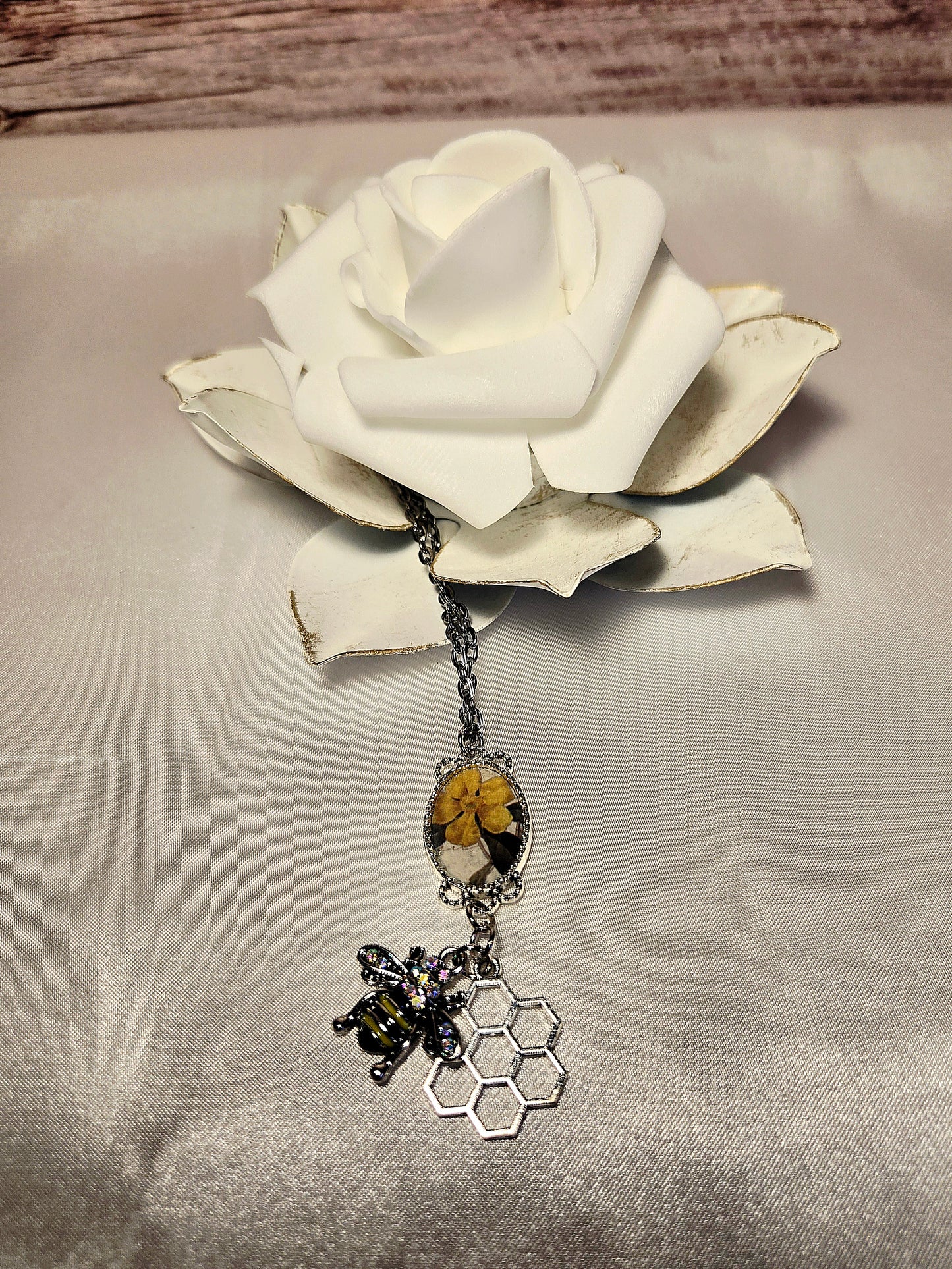 Pressed Flower and Bee Charm Necklace – Nature Inspired Jewelry with Crystal Honeybee and Silver Chain