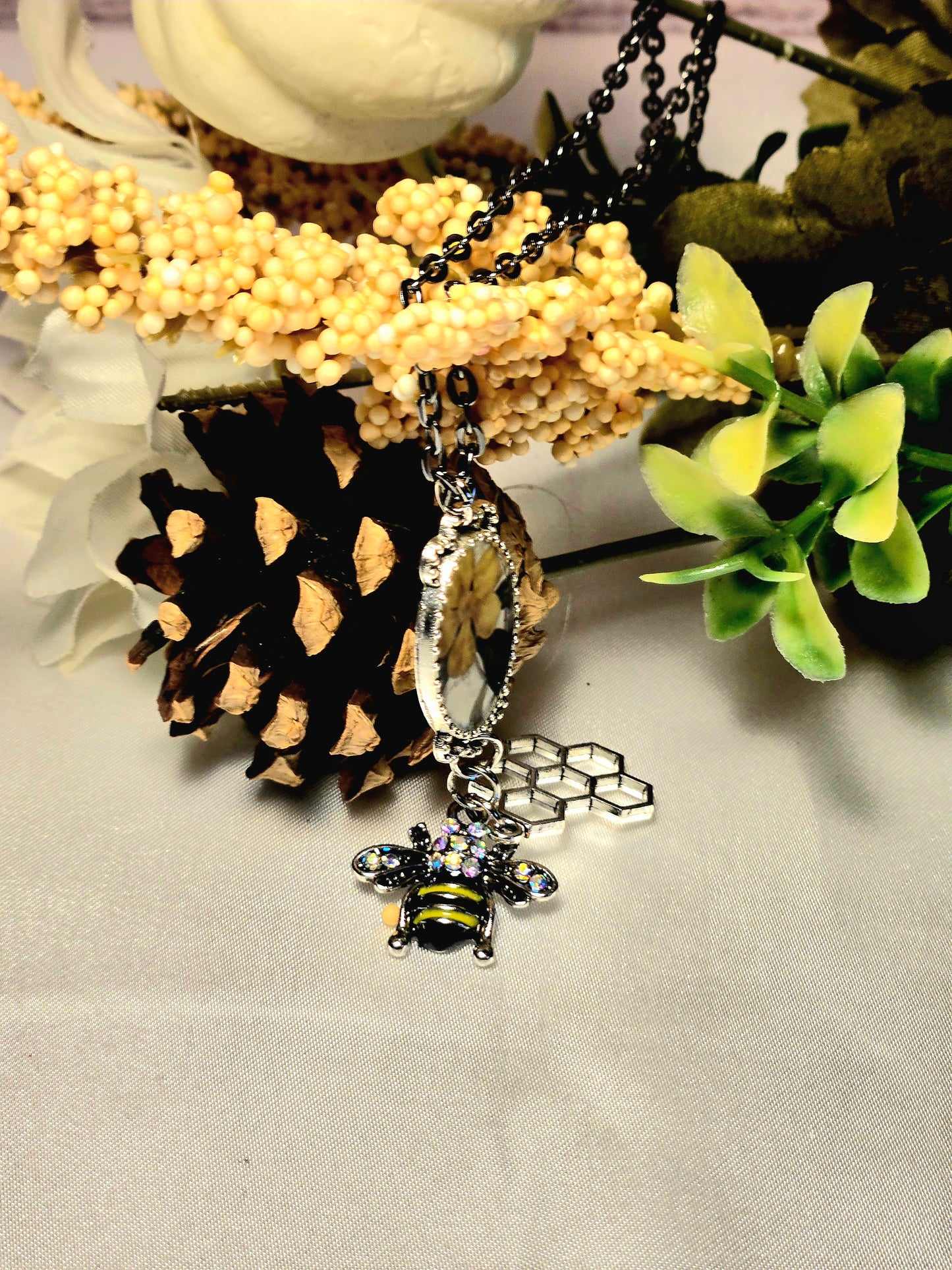 Pressed Flower and Bee Charm Necklace – Nature Inspired Jewelry with Crystal Honeybee and Silver Chain