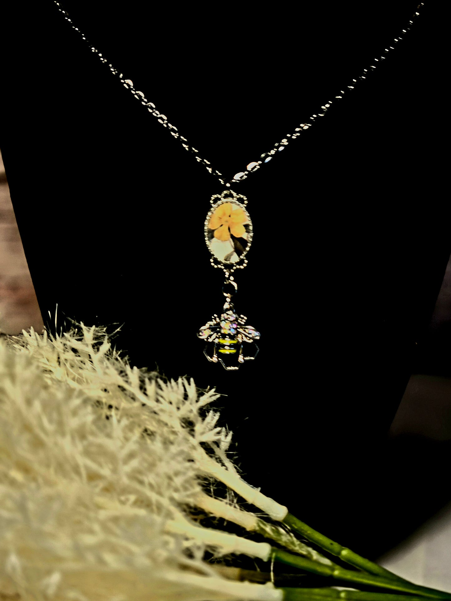 Pressed Flower and Bee Charm Necklace – Nature Inspired Jewelry with Crystal Honeybee and Silver Chain