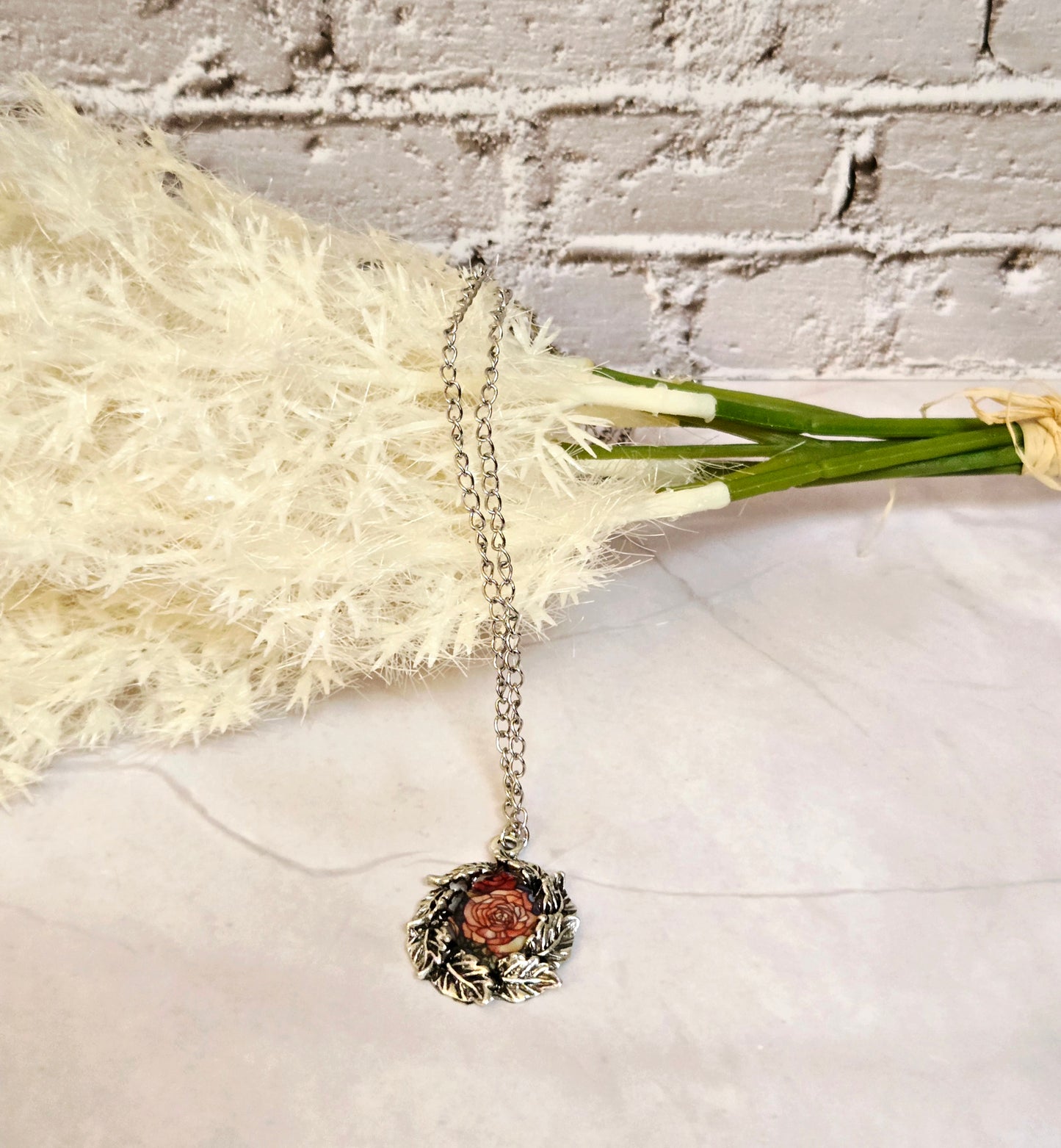 Red Rose Wreath Necklace – Vintage Floral Pendant with Silver Leaf Frame