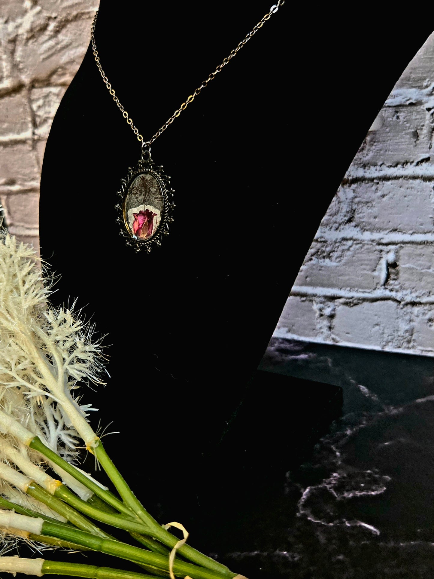 Vintage Rose Pendant Necklace – Flower Jewelry in Ornate Black Pendant