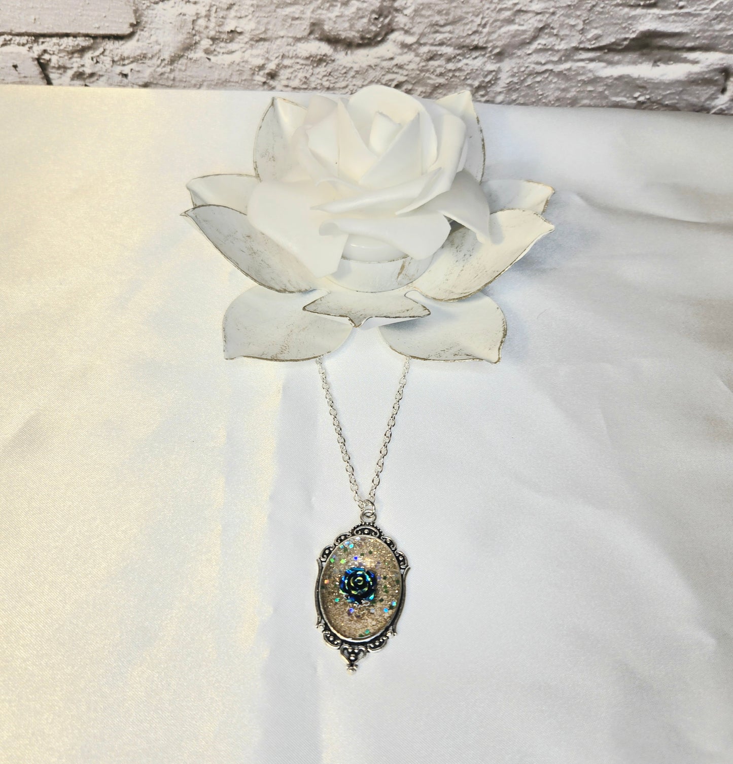 Romantic Glitter Pendant with Blue Rose