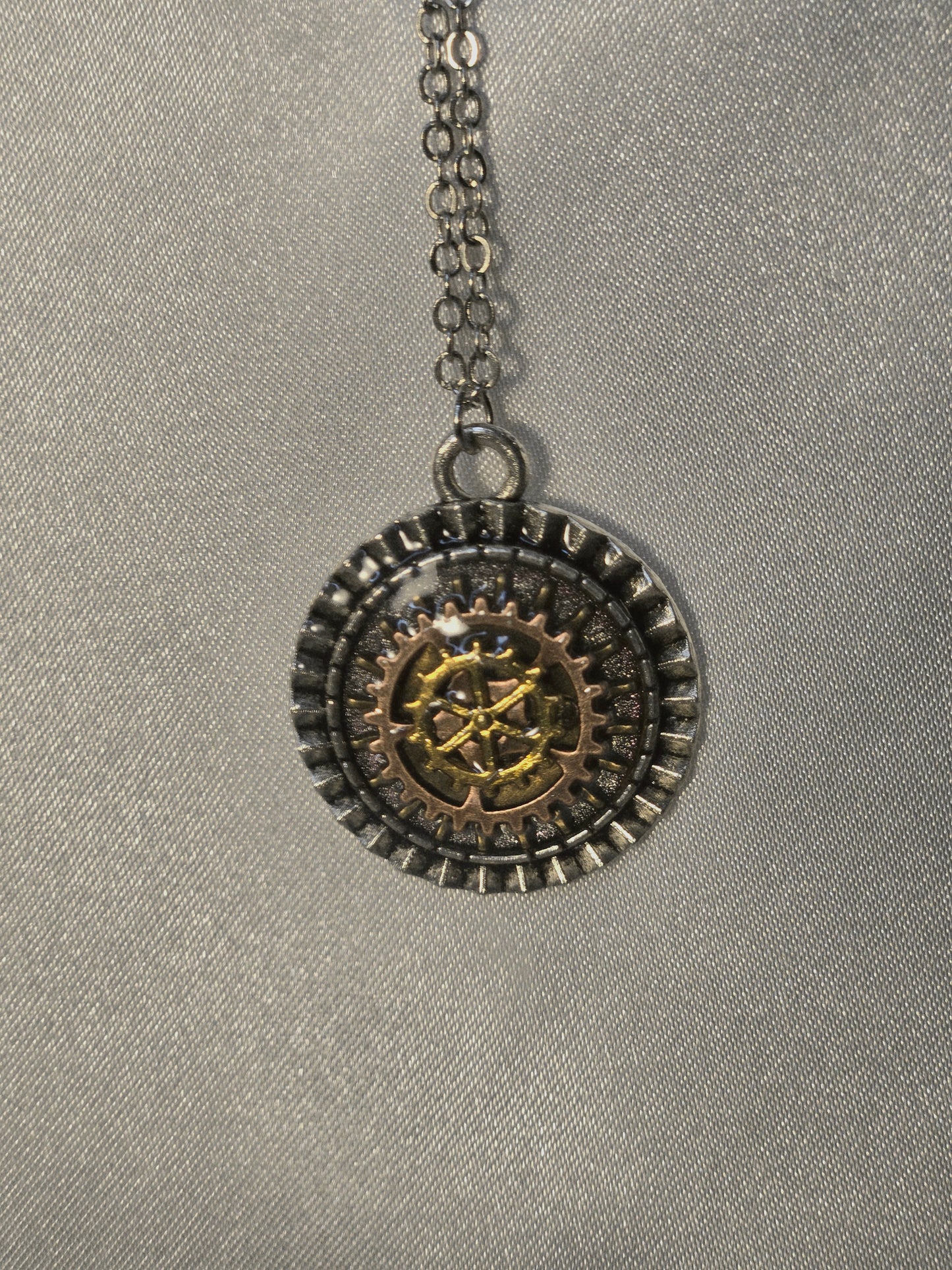 Celestial Gear Pendant Necklace – Vintage Brass & Crystal Industrial Charm