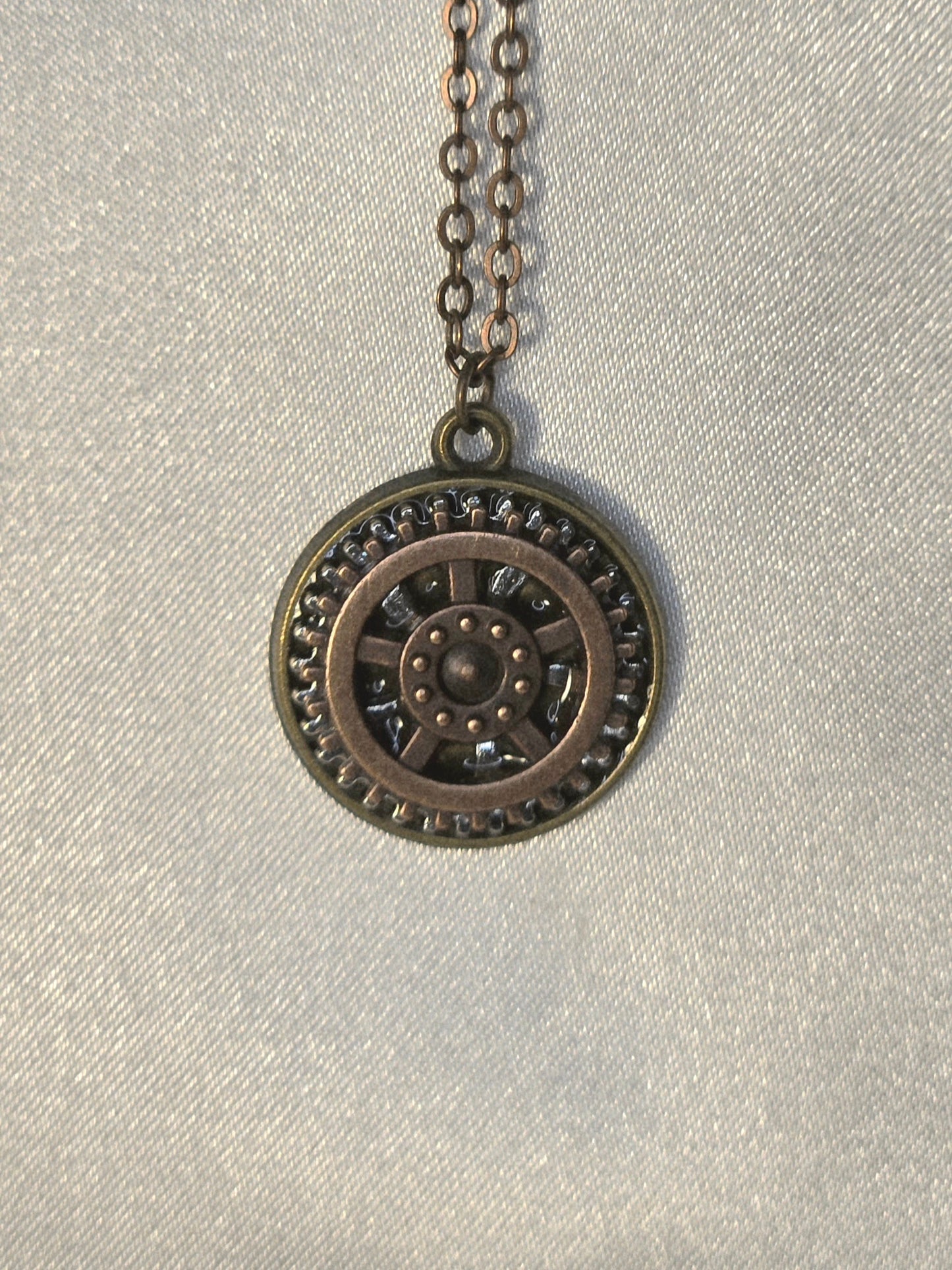 Steampunk Gear Pendant Necklace – Vintage Industrial Copper Chain Jewelry