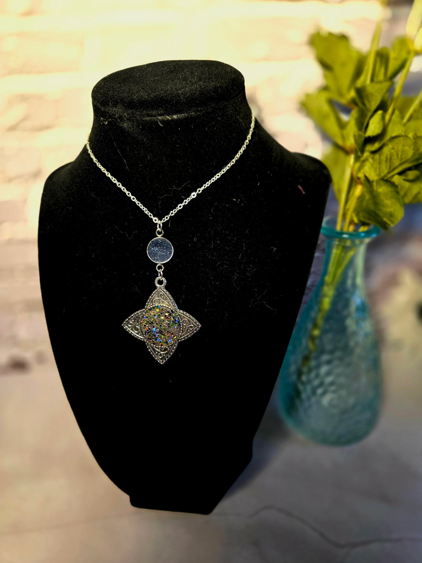 Glitter Resin Pendant Necklace – Silver Filigree Star with Blue Accent