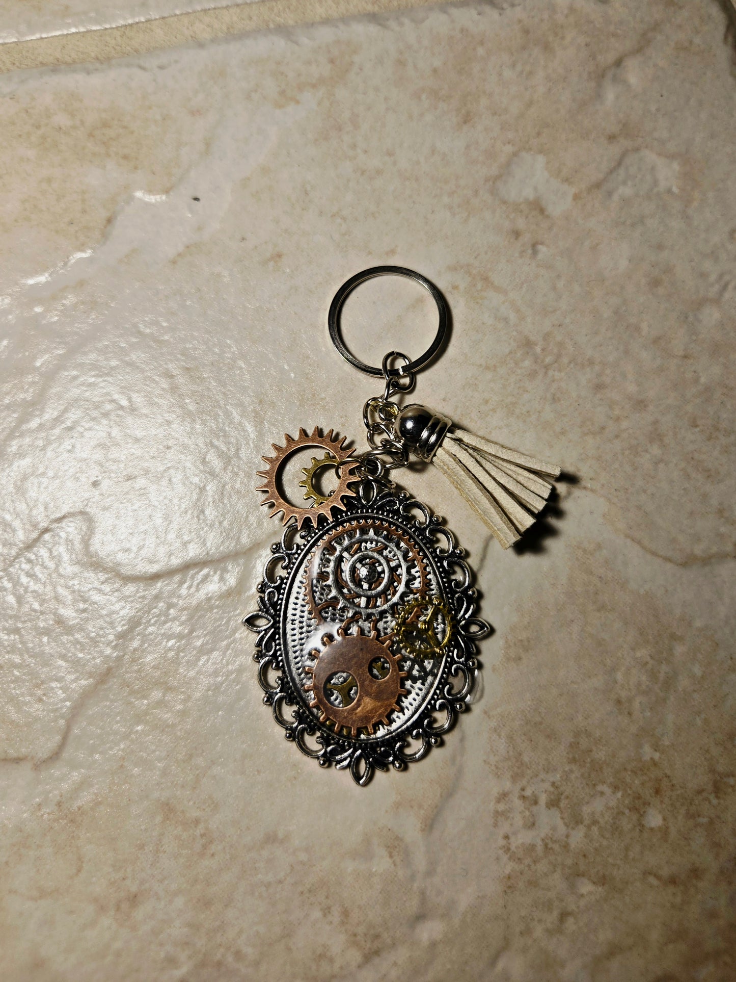 Steampunk Gear Keychain with Tassel – Handmade Gothic Victorian Industrial Accessory – Unique Mechanical Gear Charm Gift for Him or Her