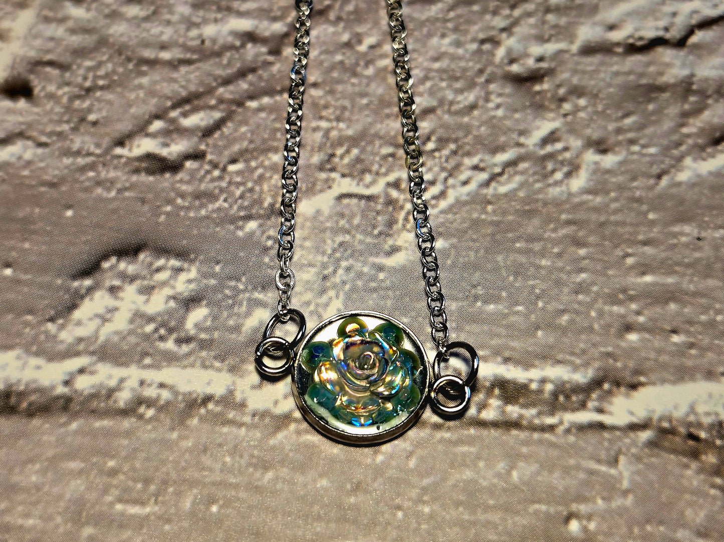 Delicate Silver Chain Bracelet with Iridescent Glass Bead