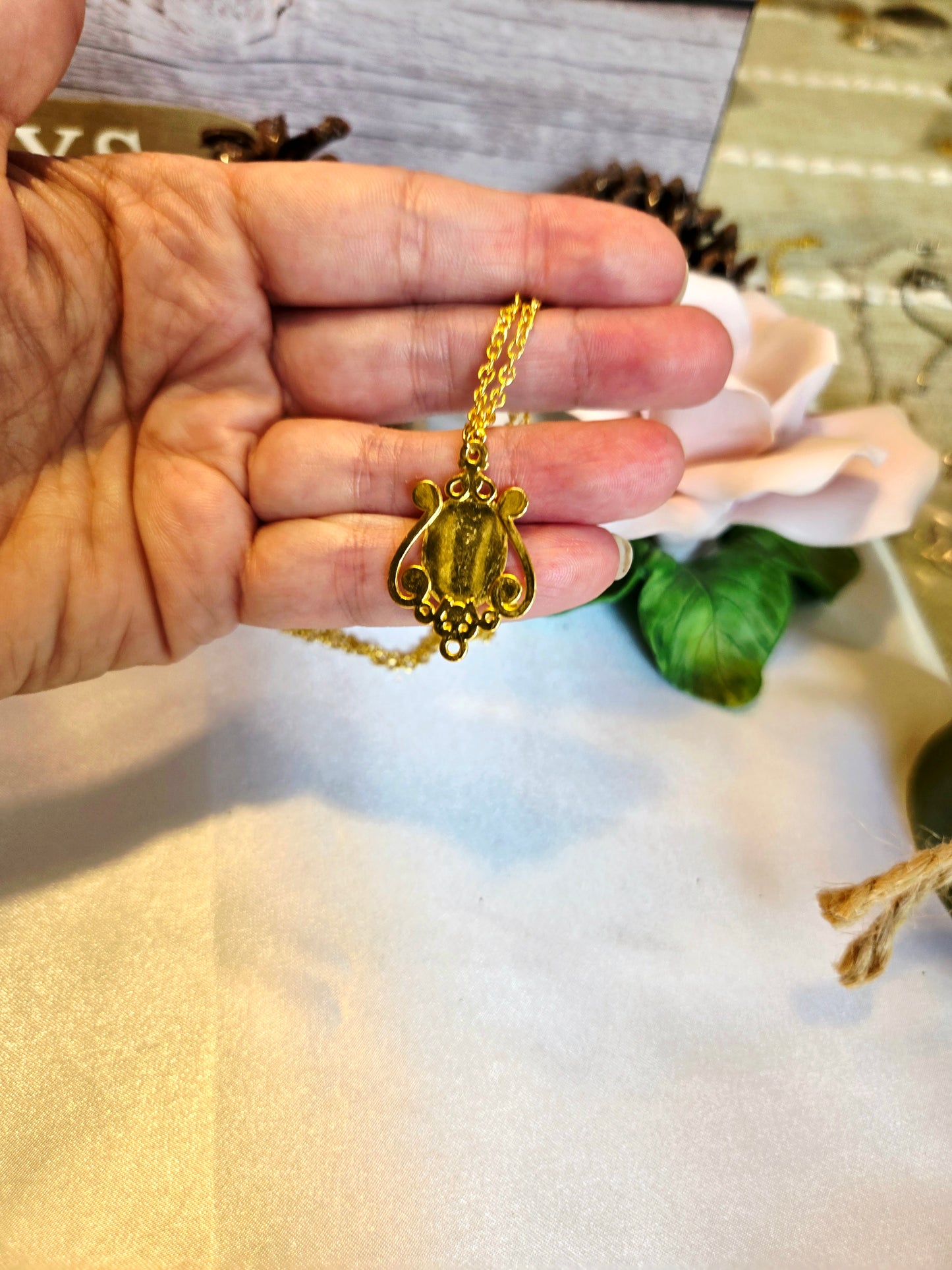 Vintage Style Gold Floral Pendant Necklace | Cameo Jewelry