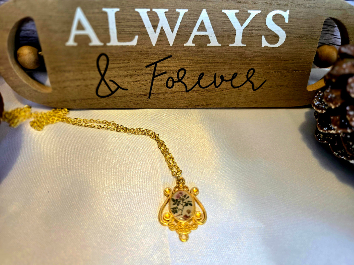 Vintage Style Gold Floral Pendant Necklace | Cameo Jewelry