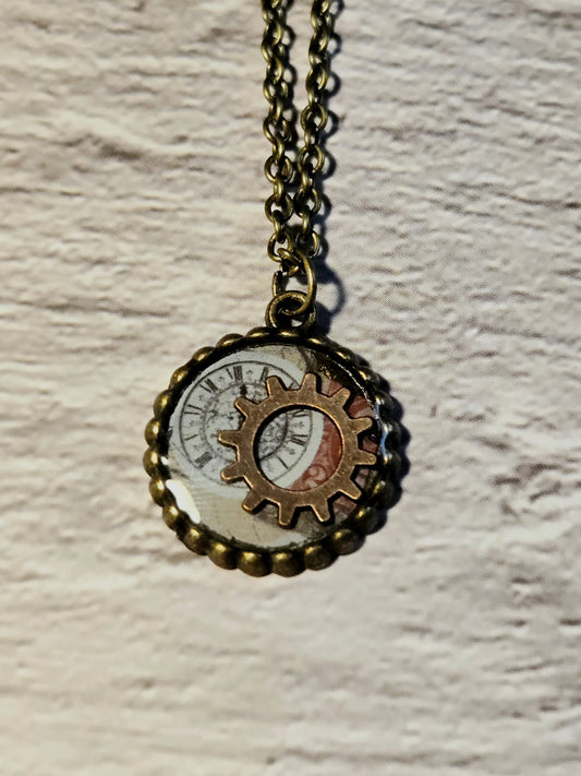 Minimalist Steampunk Gear Pendant Necklace – Vintage Brass Chain with Clockwork Design