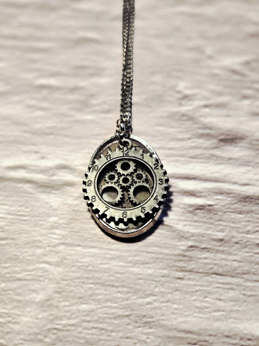 Steampunk Teardrop Gear Necklace – Clockwork Pendant with Industrial Design