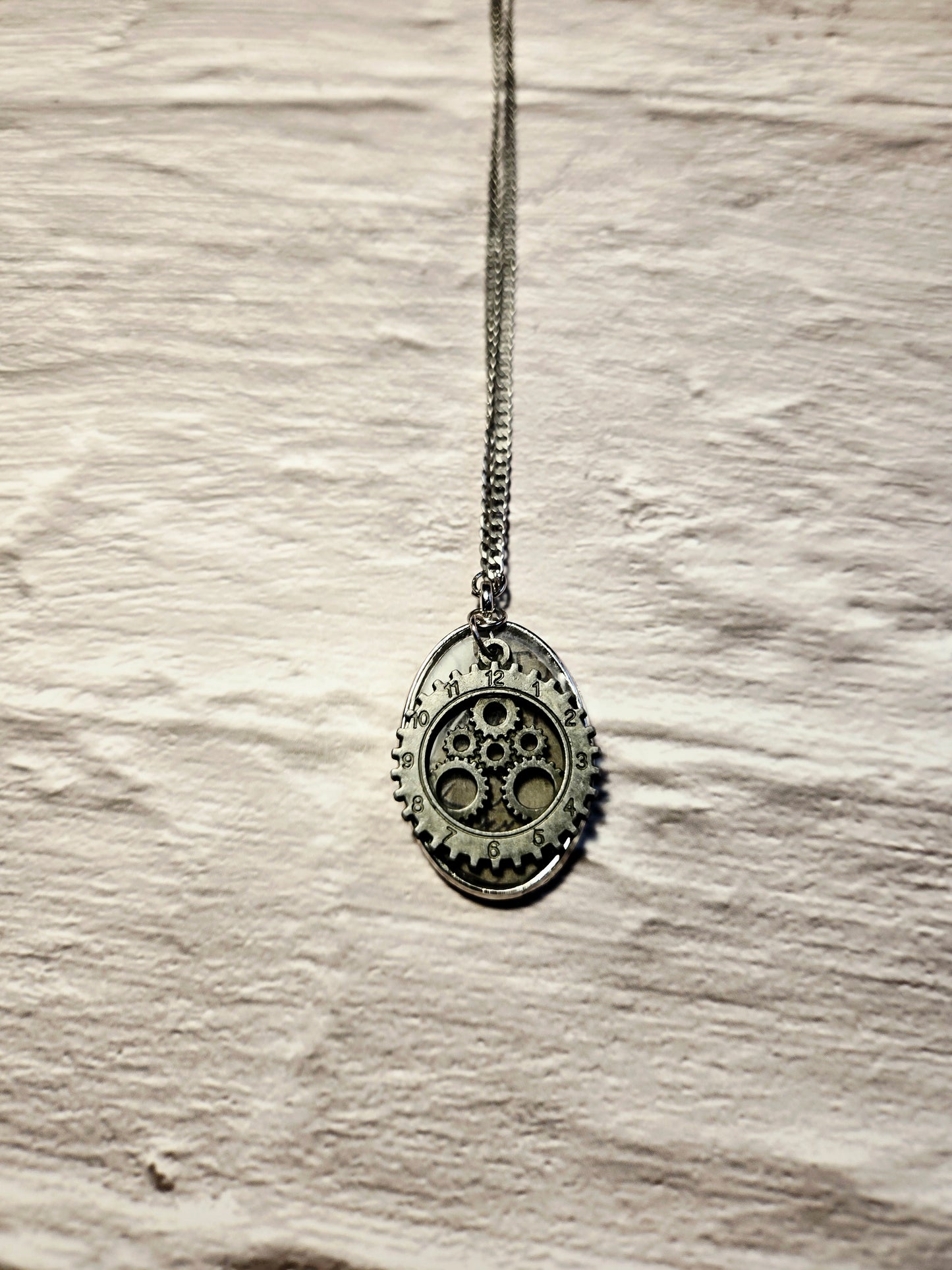 Steampunk Teardrop Gear Necklace – Clockwork Pendant with Industrial Design