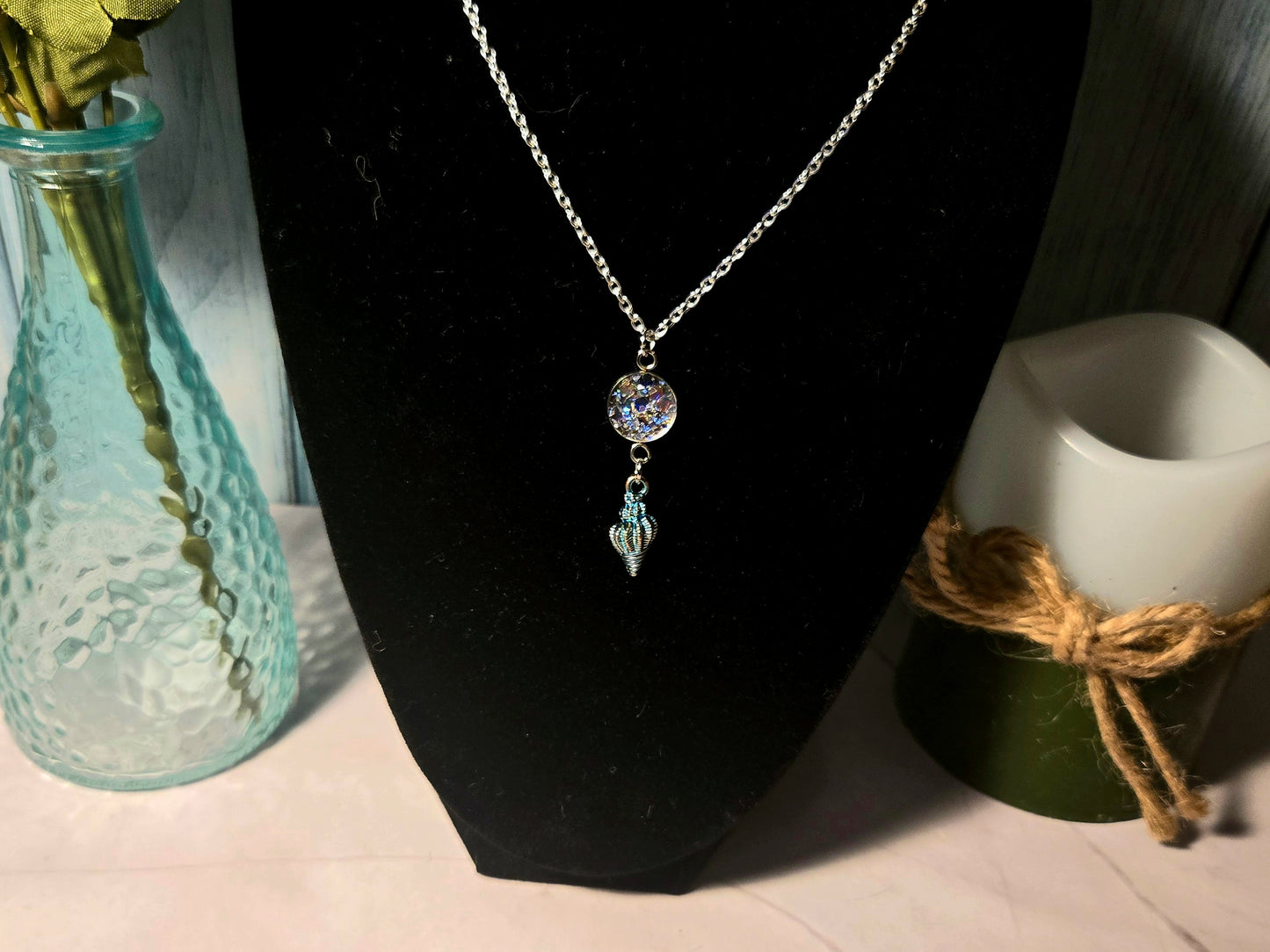 Iridescent Ocean Pendant Necklace with Seashell Charm – Handmade Beach-Inspired Jewelry