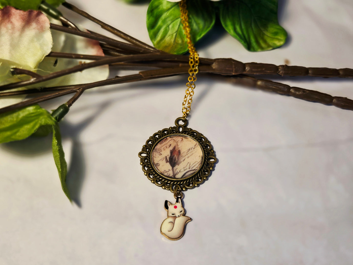 Vintage Fox Pendant Necklace – Antique Style Cameo with Fox Charm, Nature-Inspired Jewelry