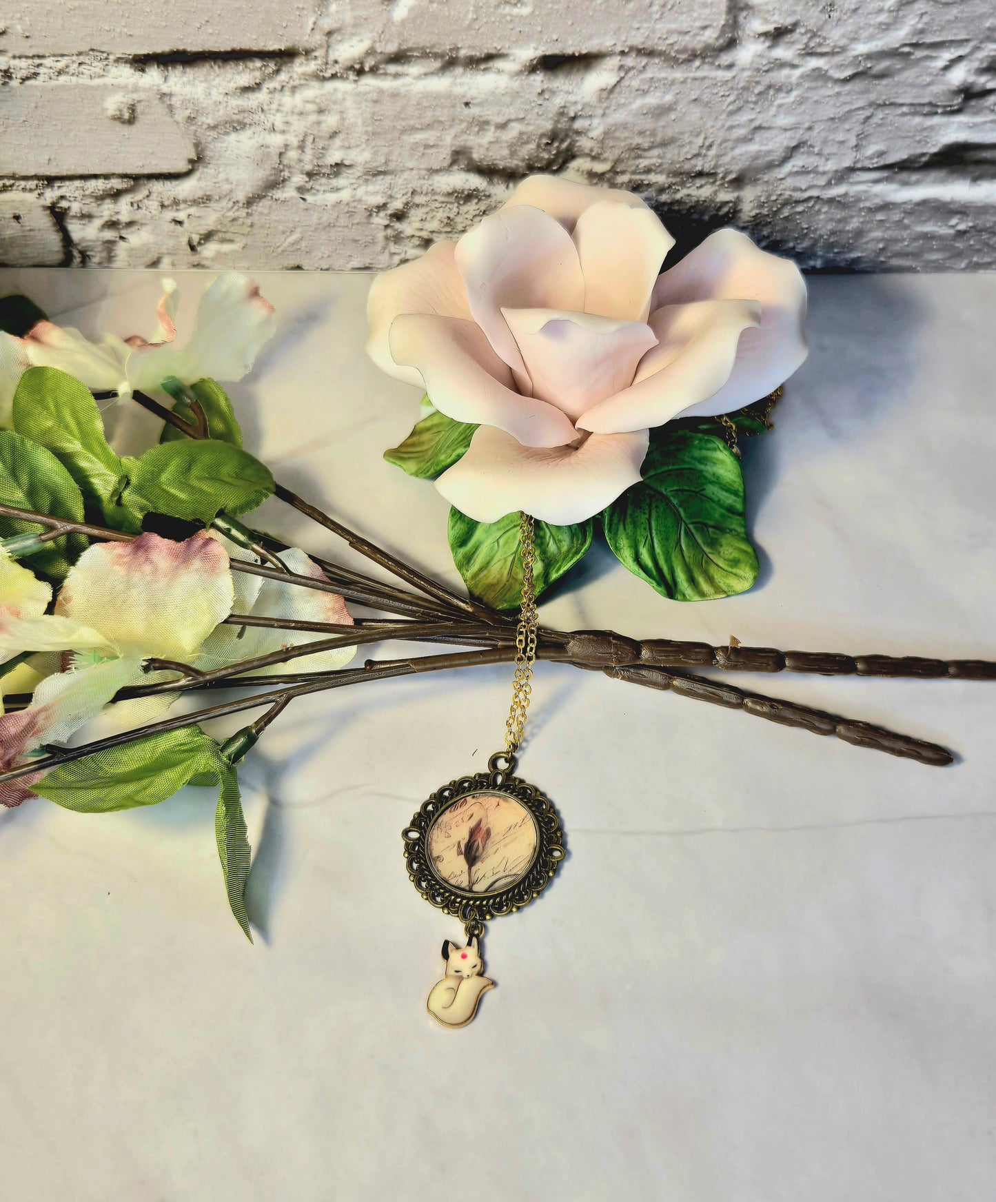 Vintage Fox Pendant Necklace – Antique Style Cameo with Fox Charm, Nature-Inspired Jewelry