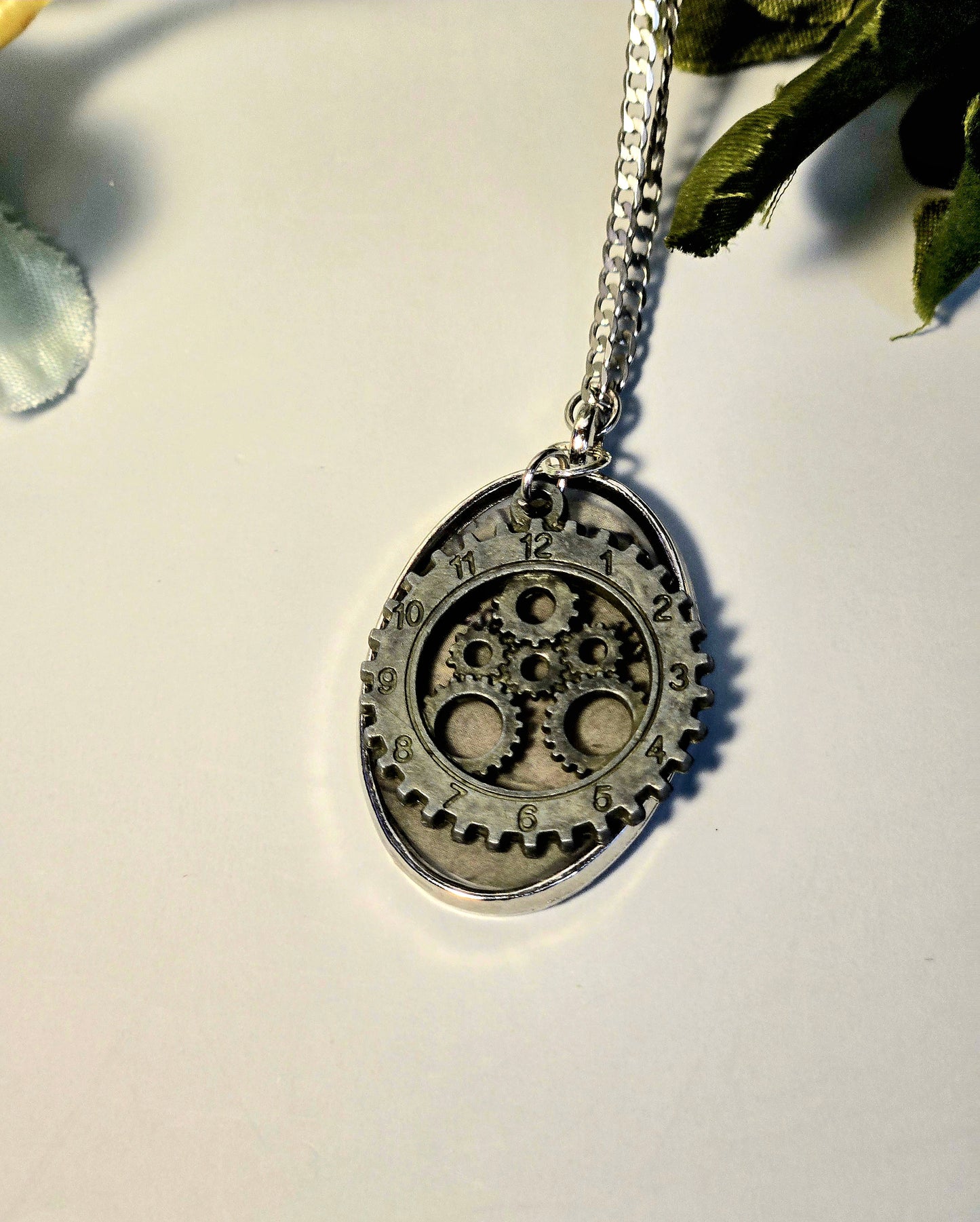 Steampunk Teardrop Gear Necklace – Clockwork Pendant with Industrial Design