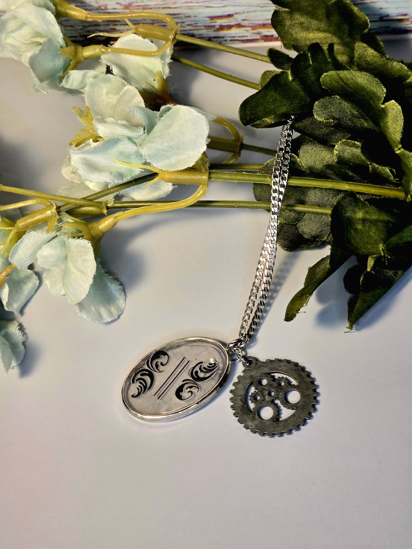 Steampunk Teardrop Gear Necklace – Clockwork Pendant with Industrial Design