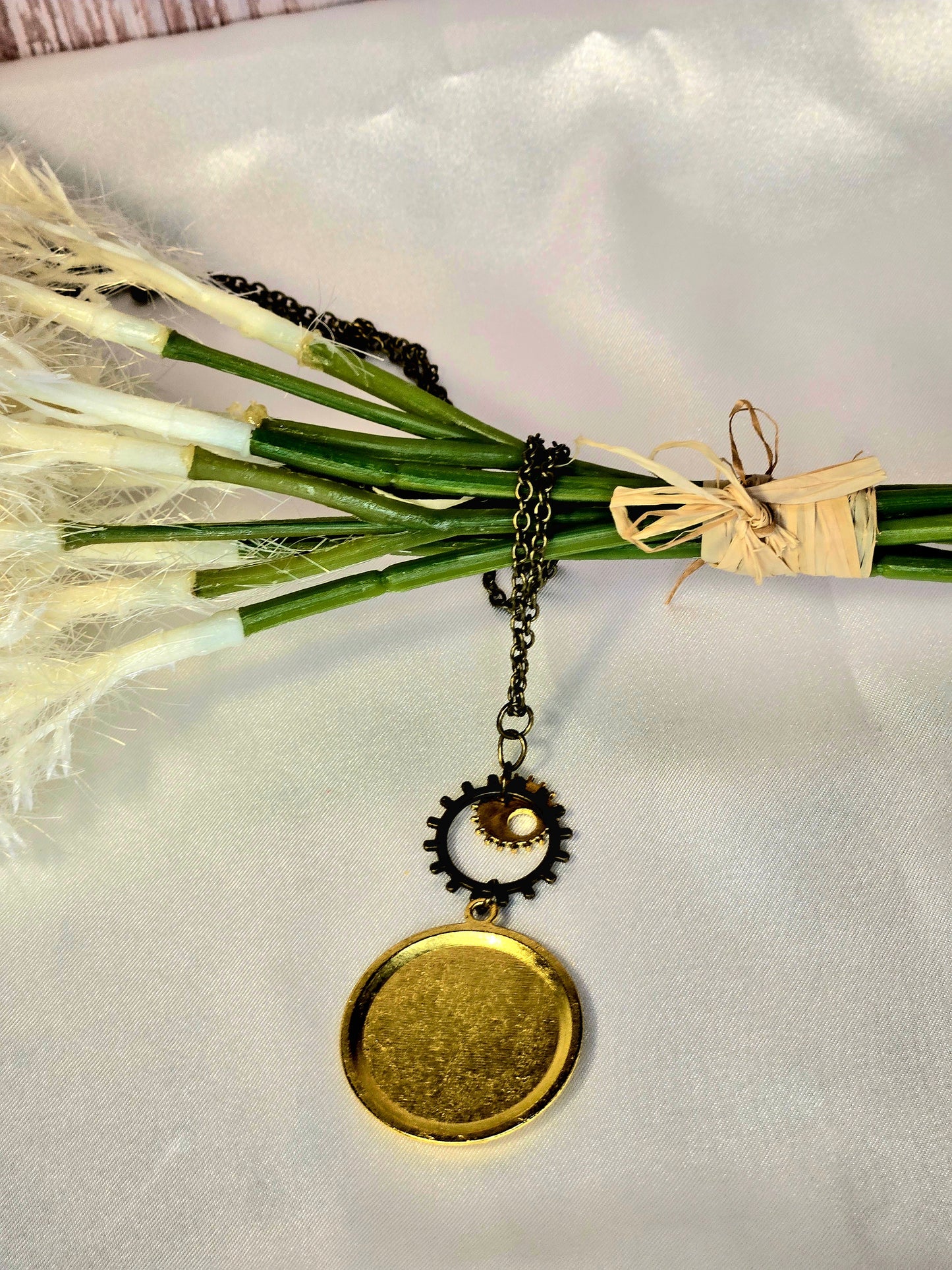 Steampunk Sun Gear Pendant Necklace: Vintage Clockwork Jewelry