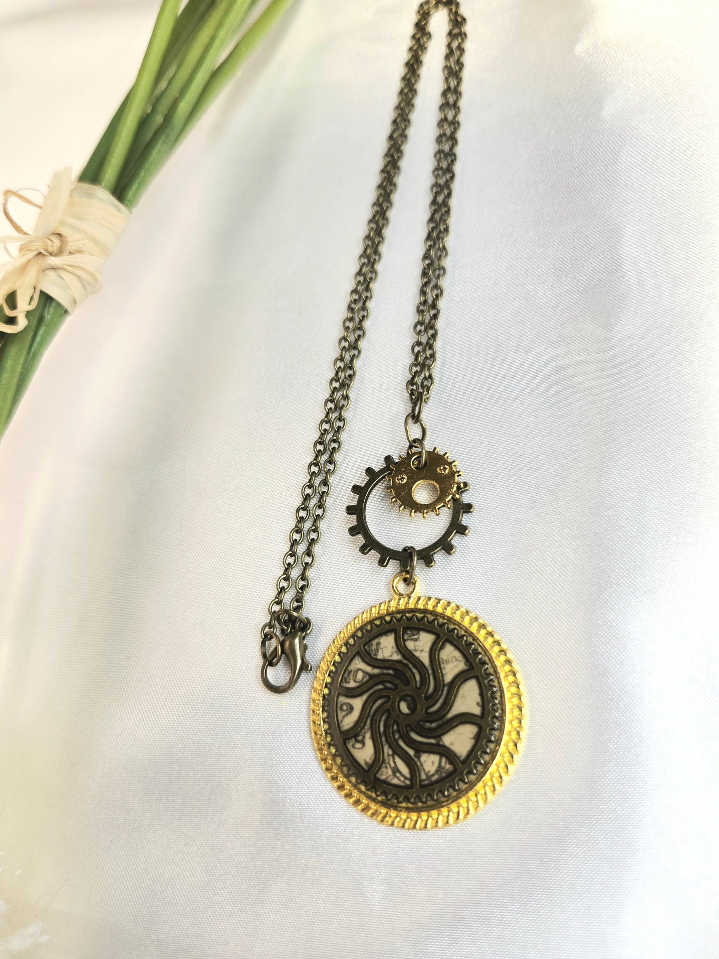 Steampunk Sun Gear Pendant Necklace: Vintage Clockwork Jewelry