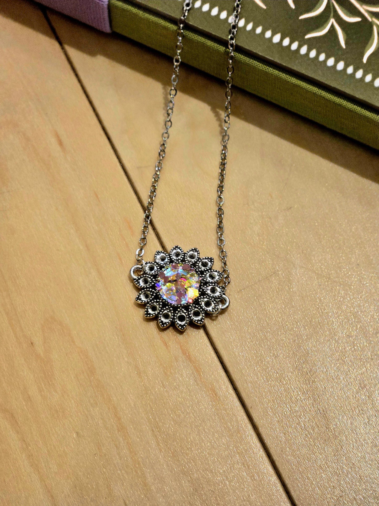 Iridescent Floral Crystal Necklace – Vintage Silver Sunburst Pendant