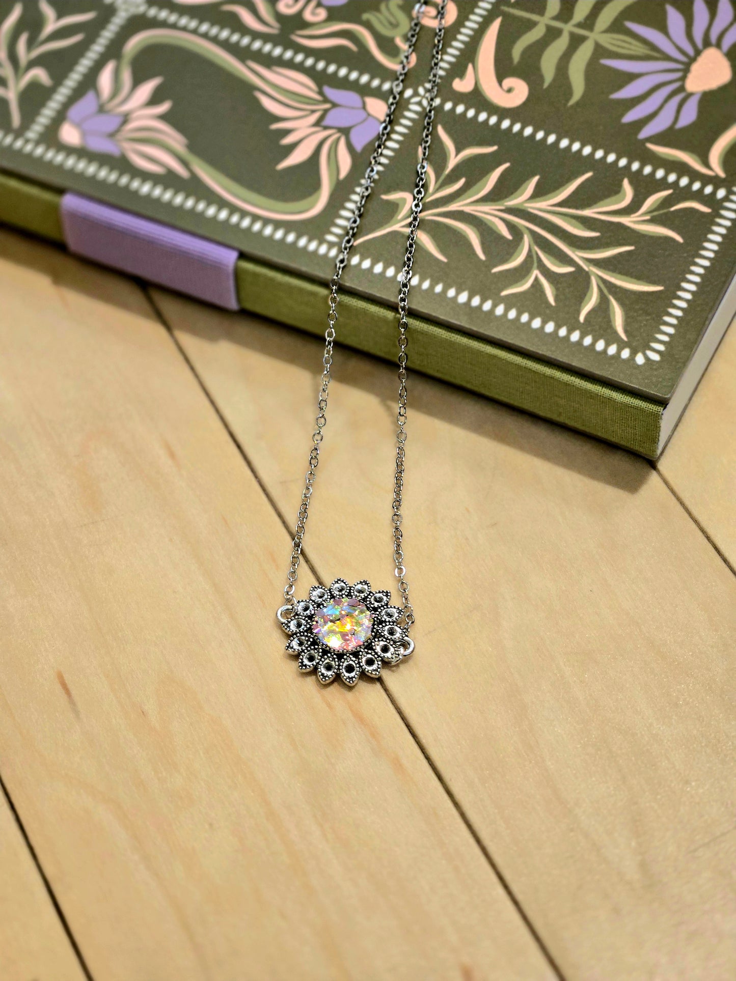 Iridescent Floral Crystal Necklace – Vintage Silver Sunburst Pendant