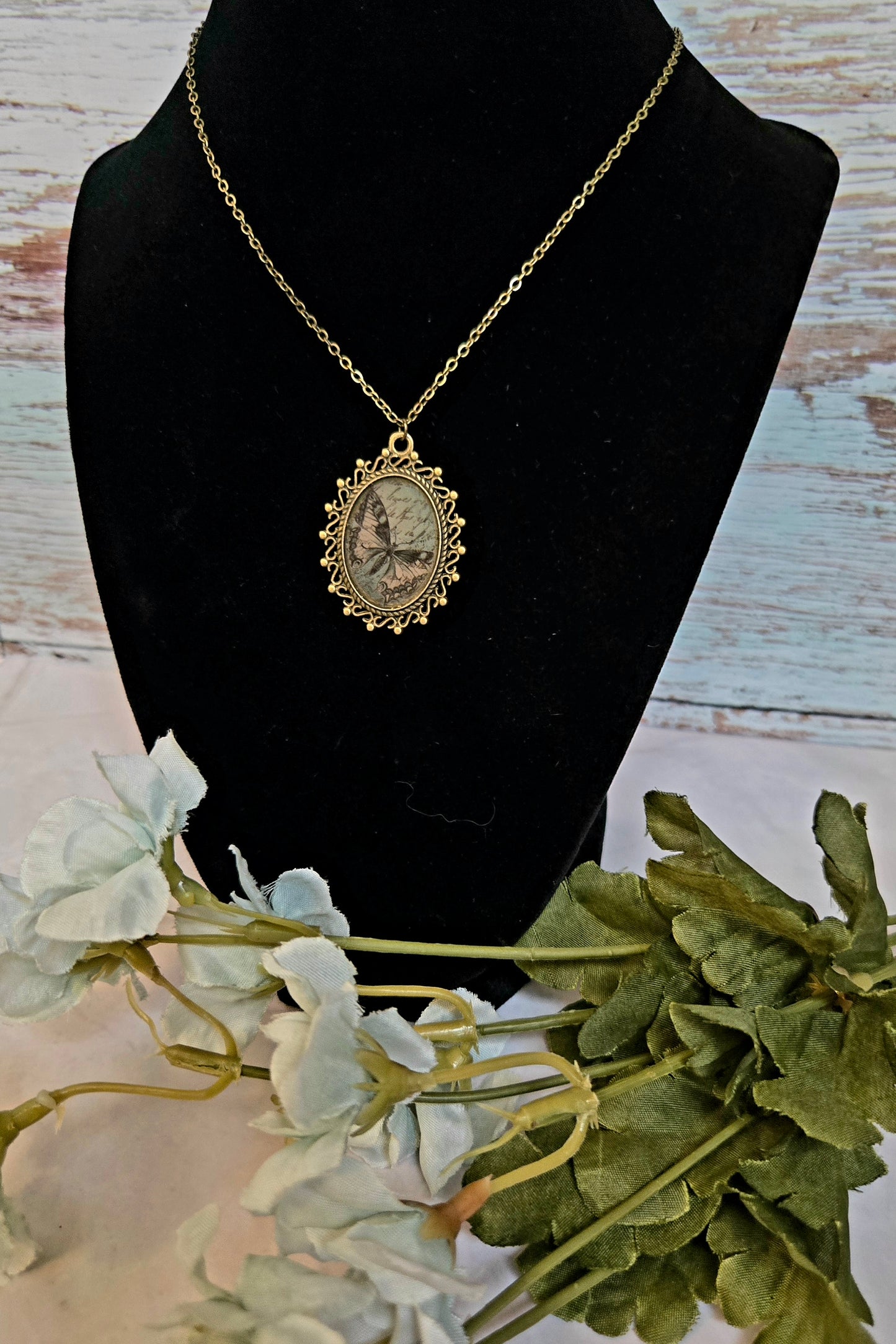 Vintage Inspired Butterfly Cameo Necklace – Antique Gold Oval Pendant, Romantic Victorian Style Jewelry