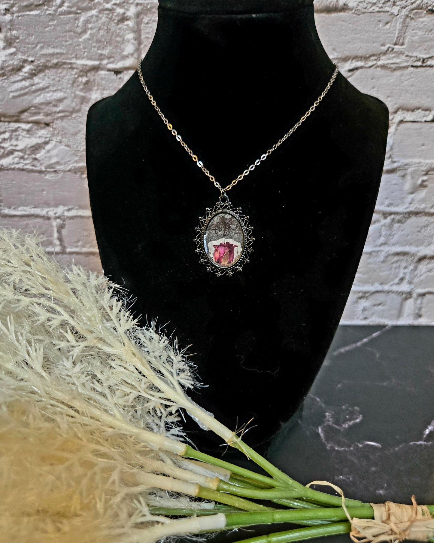 Vintage Rose Pendant Necklace – Flower Jewelry in Ornate Black Pendant