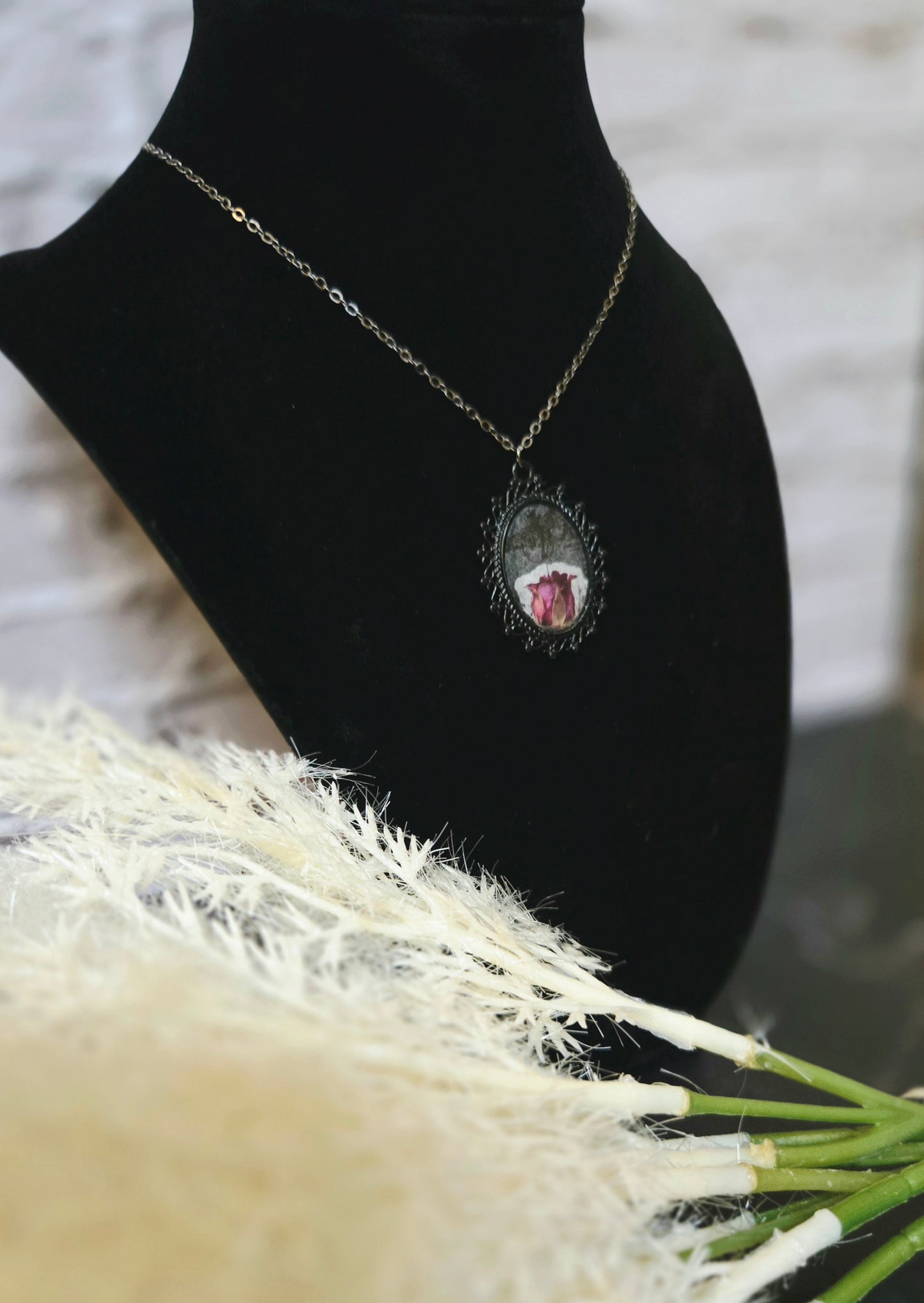 Vintage Rose Pendant Necklace – Flower Jewelry in Ornate Black Pendant