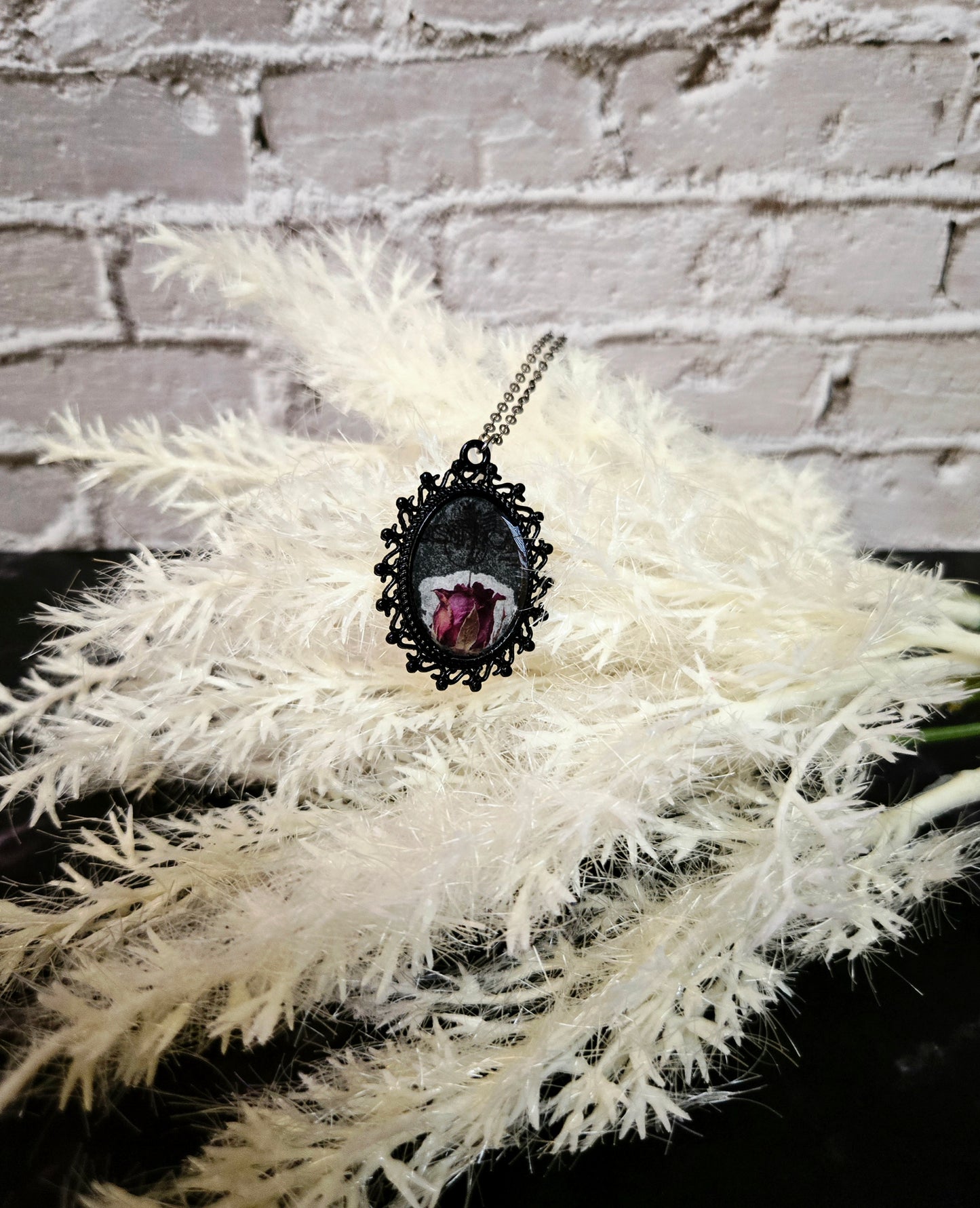 Vintage Rose Pendant Necklace – Flower Jewelry in Ornate Black Pendant