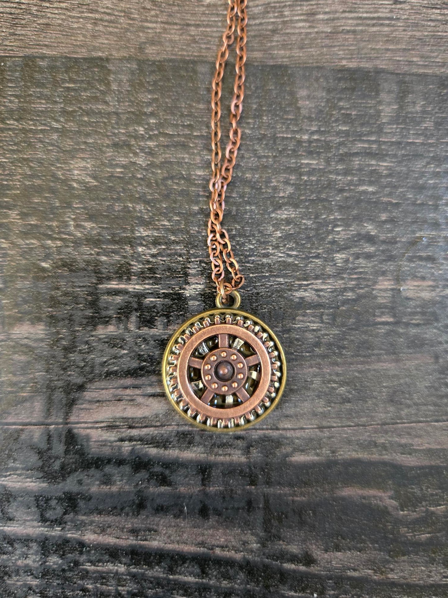 Steampunk Gear Pendant Necklace – Vintage Industrial Copper Chain Jewelry