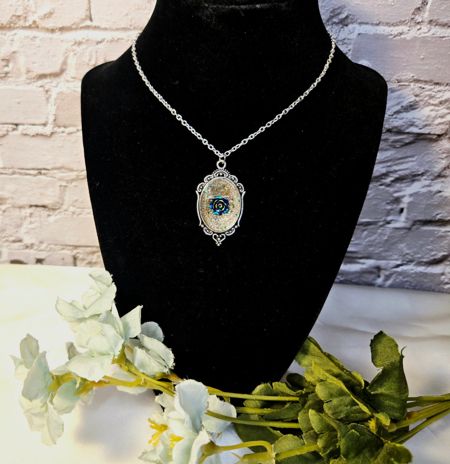 Romantic Glitter Pendant with Blue Rose