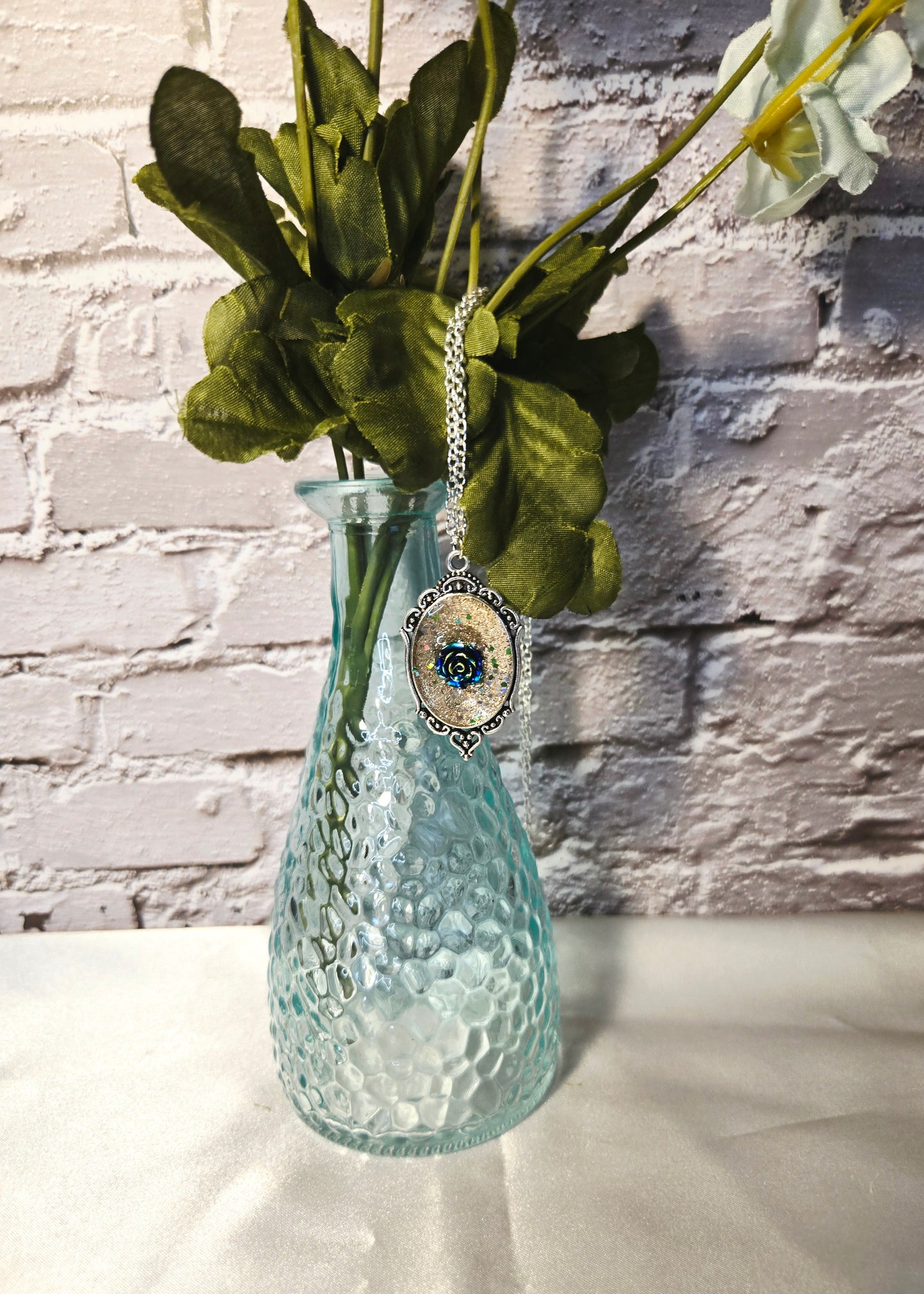 Romantic Glitter Pendant with Blue Rose