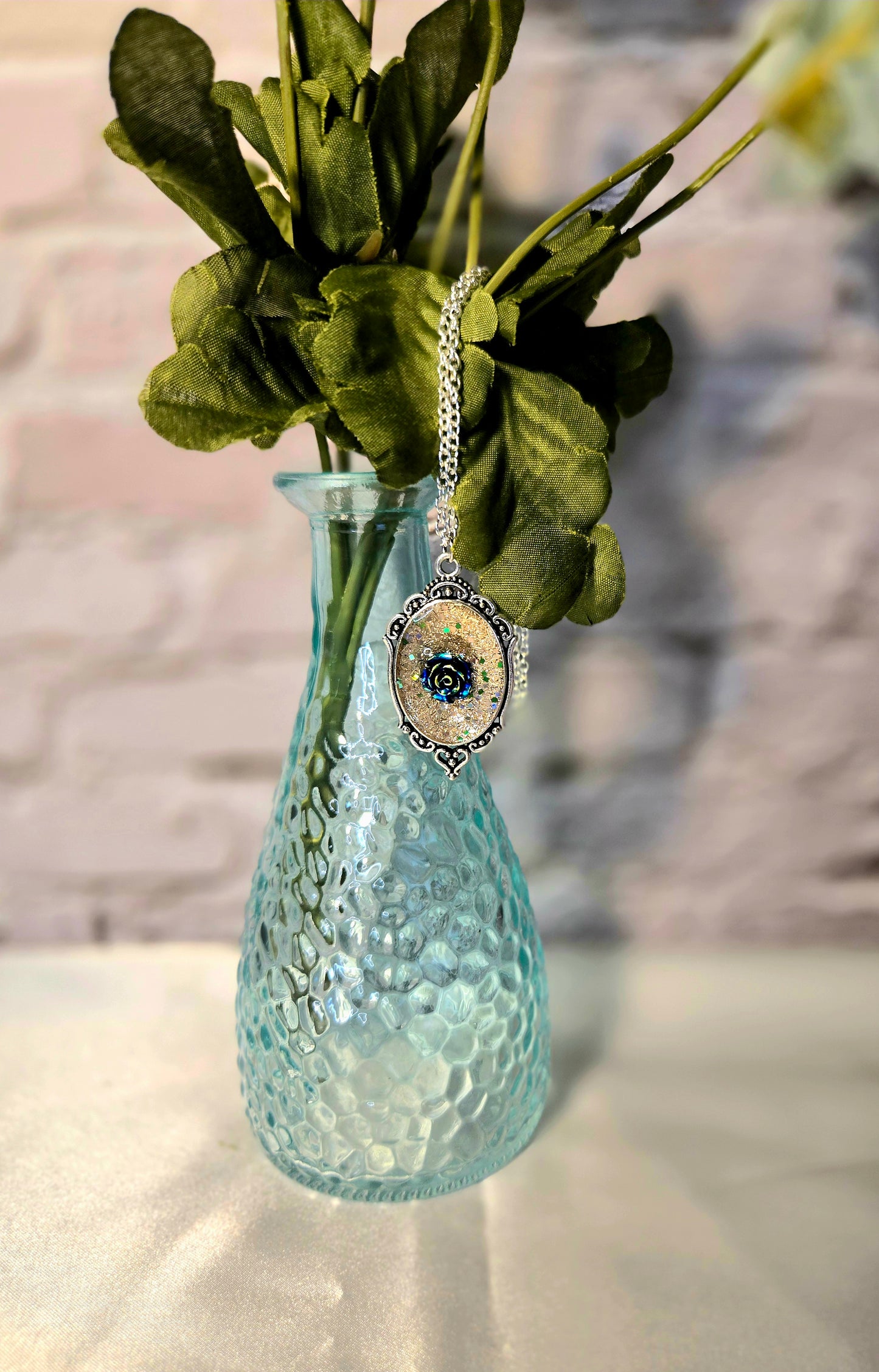 Romantic Glitter Pendant with Blue Rose