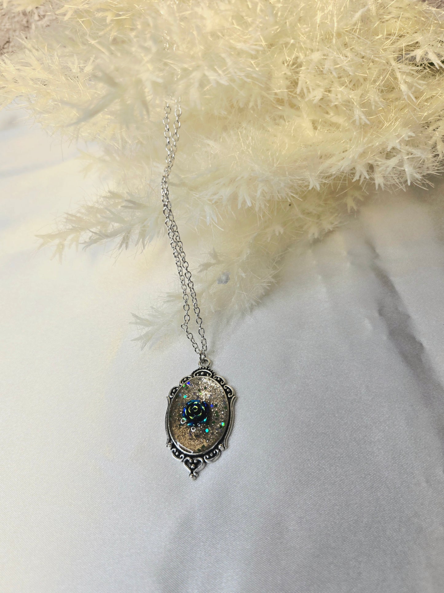 Romantic Glitter Pendant with Blue Rose