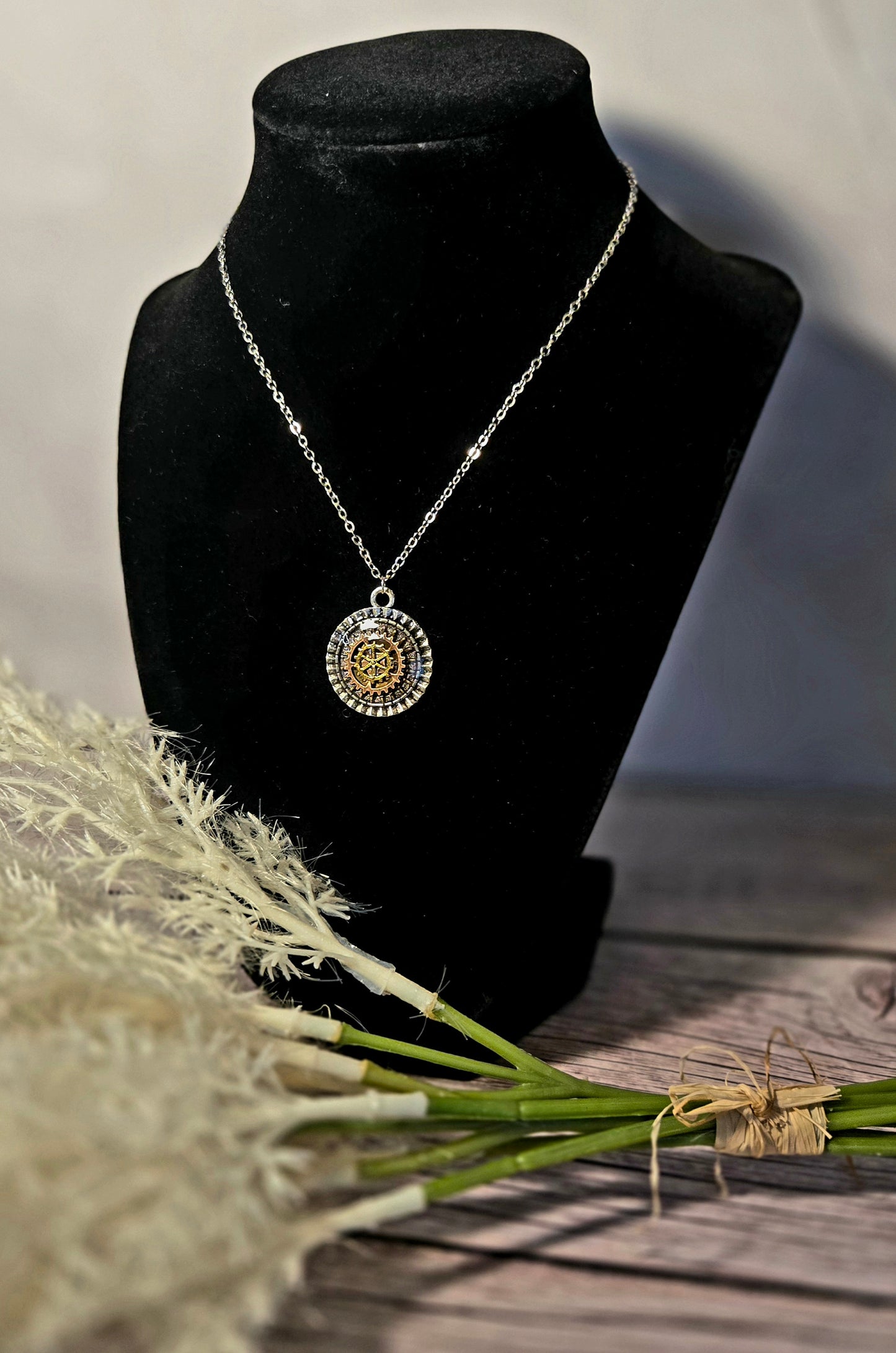 Celestial Gear Pendant Necklace – Vintage Brass & Crystal Industrial Charm