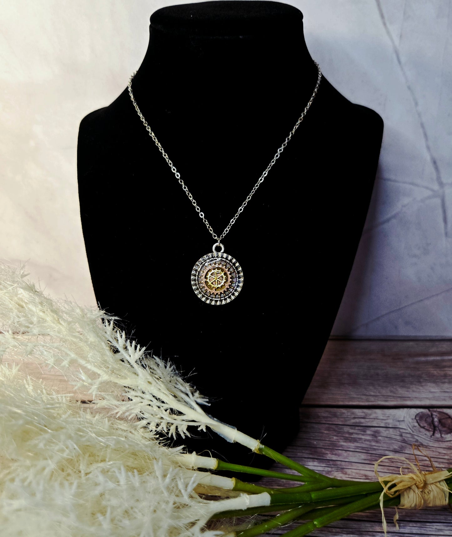 Celestial Gear Pendant Necklace – Vintage Brass & Crystal Industrial Charm