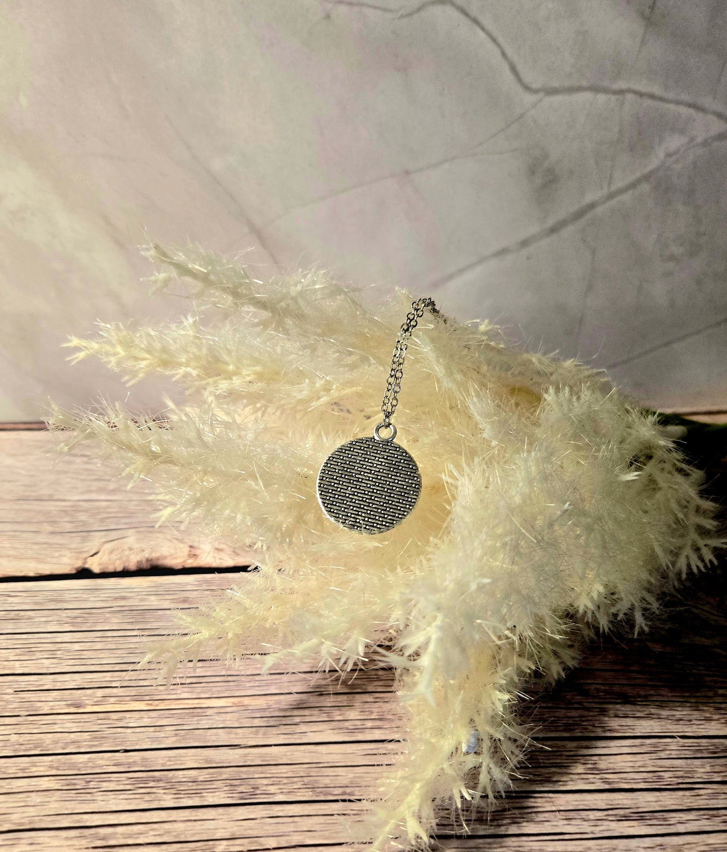 Celestial Gear Pendant Necklace – Vintage Brass & Crystal Industrial Charm